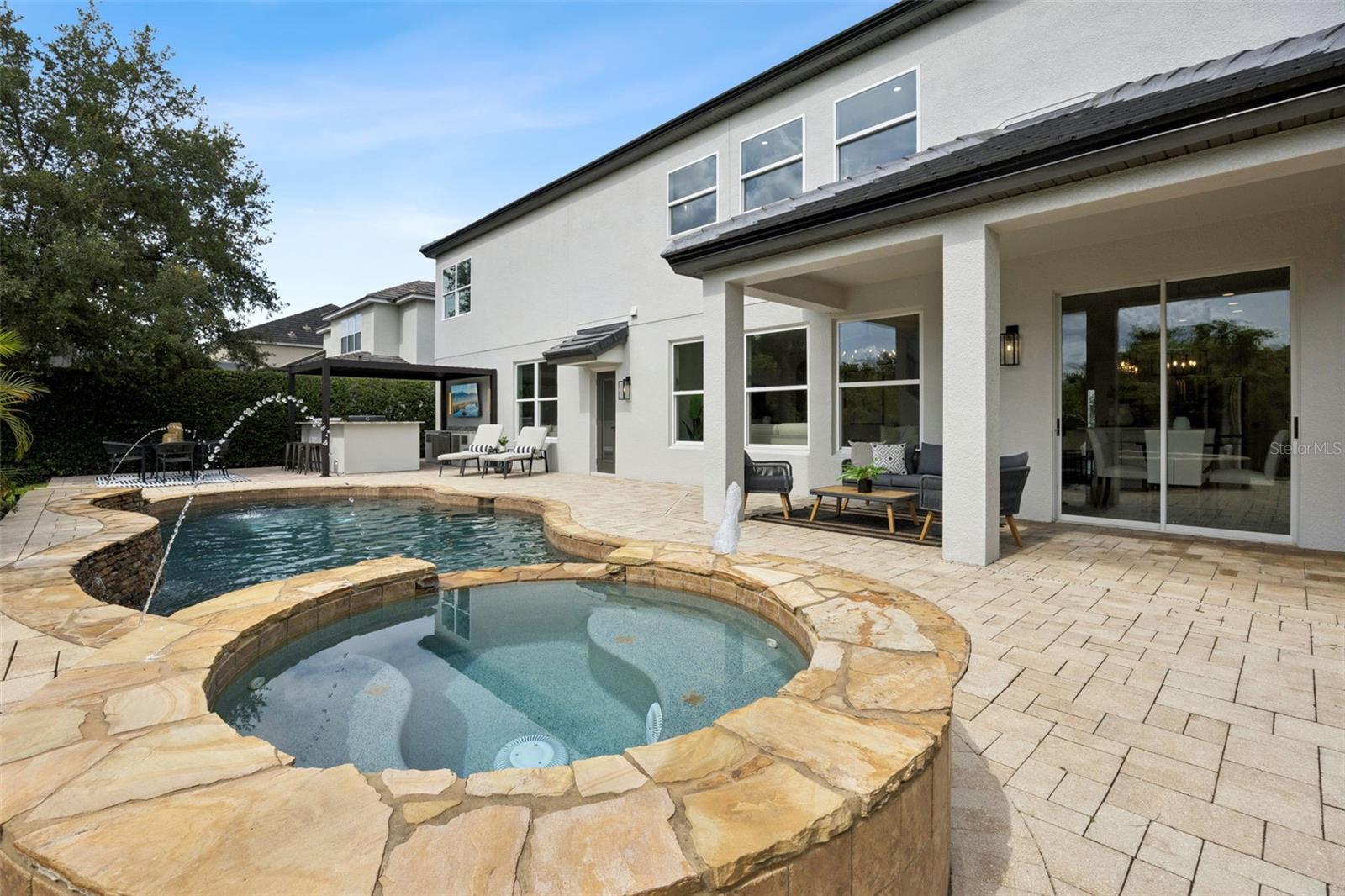 LAKE ROBERTS LNDG E - Residential