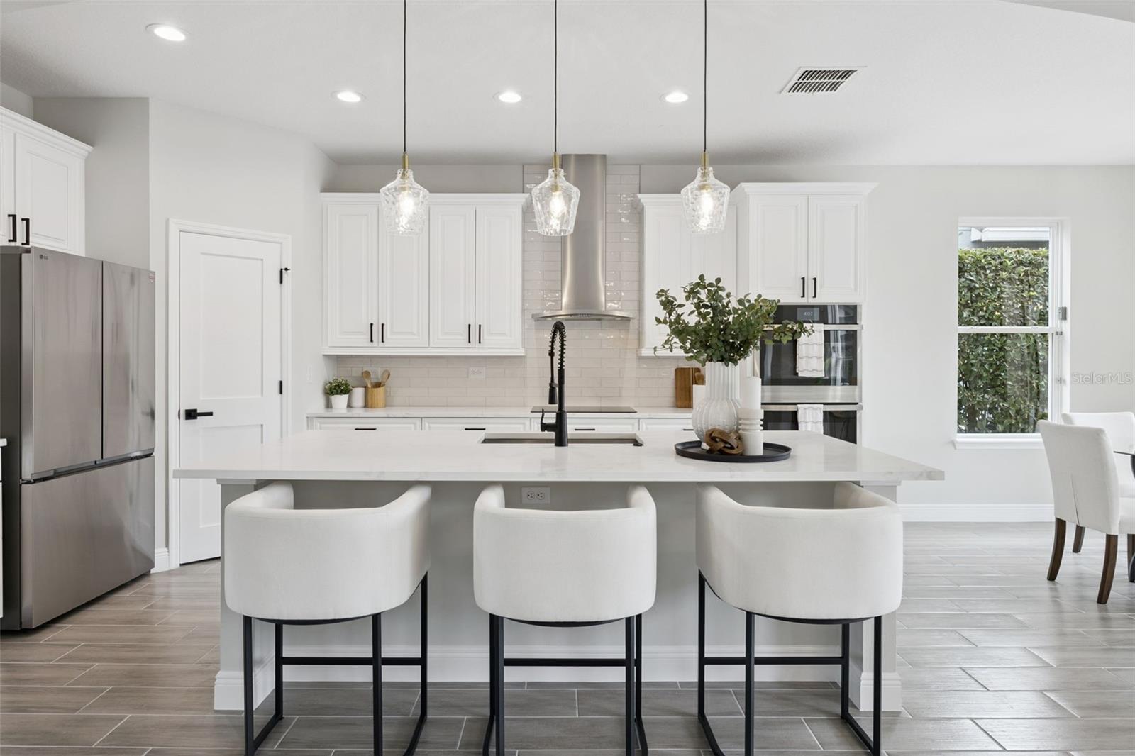 LAKE ROBERTS LNDG E - Residential