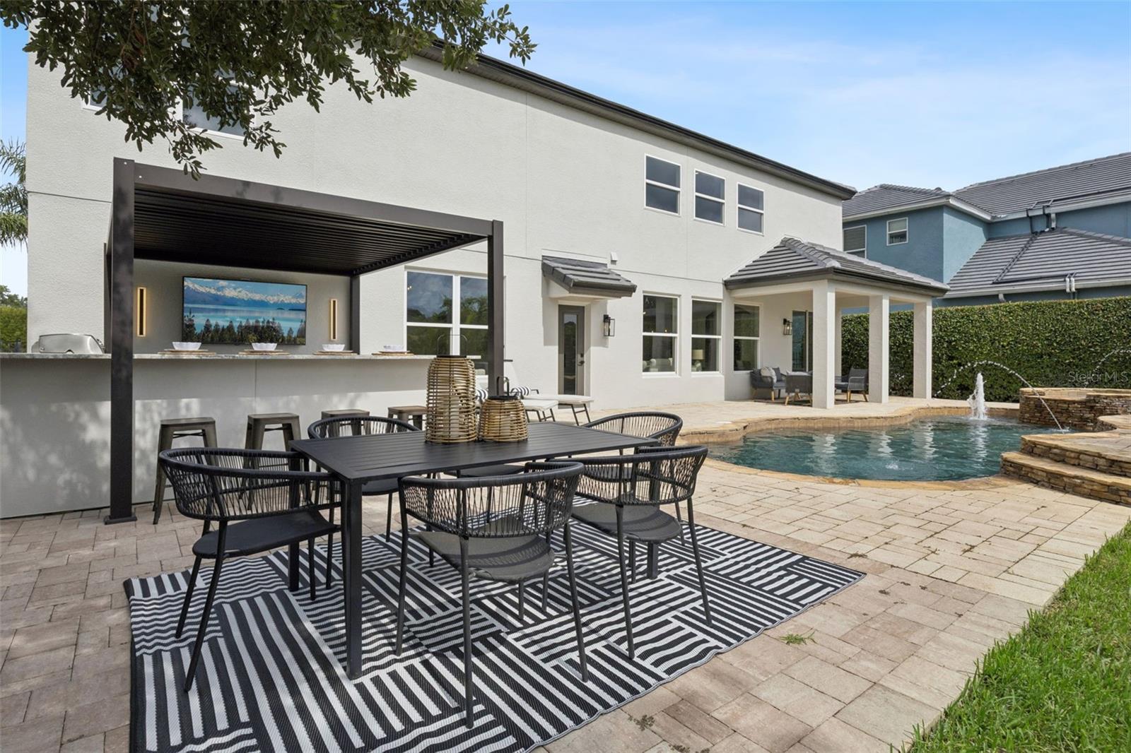 LAKE ROBERTS LNDG E - Residential