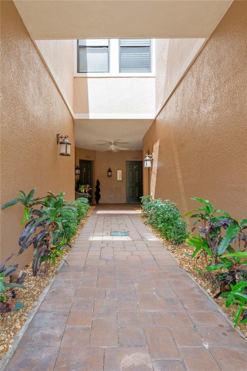 PALMA SOLA TRACE - Residential