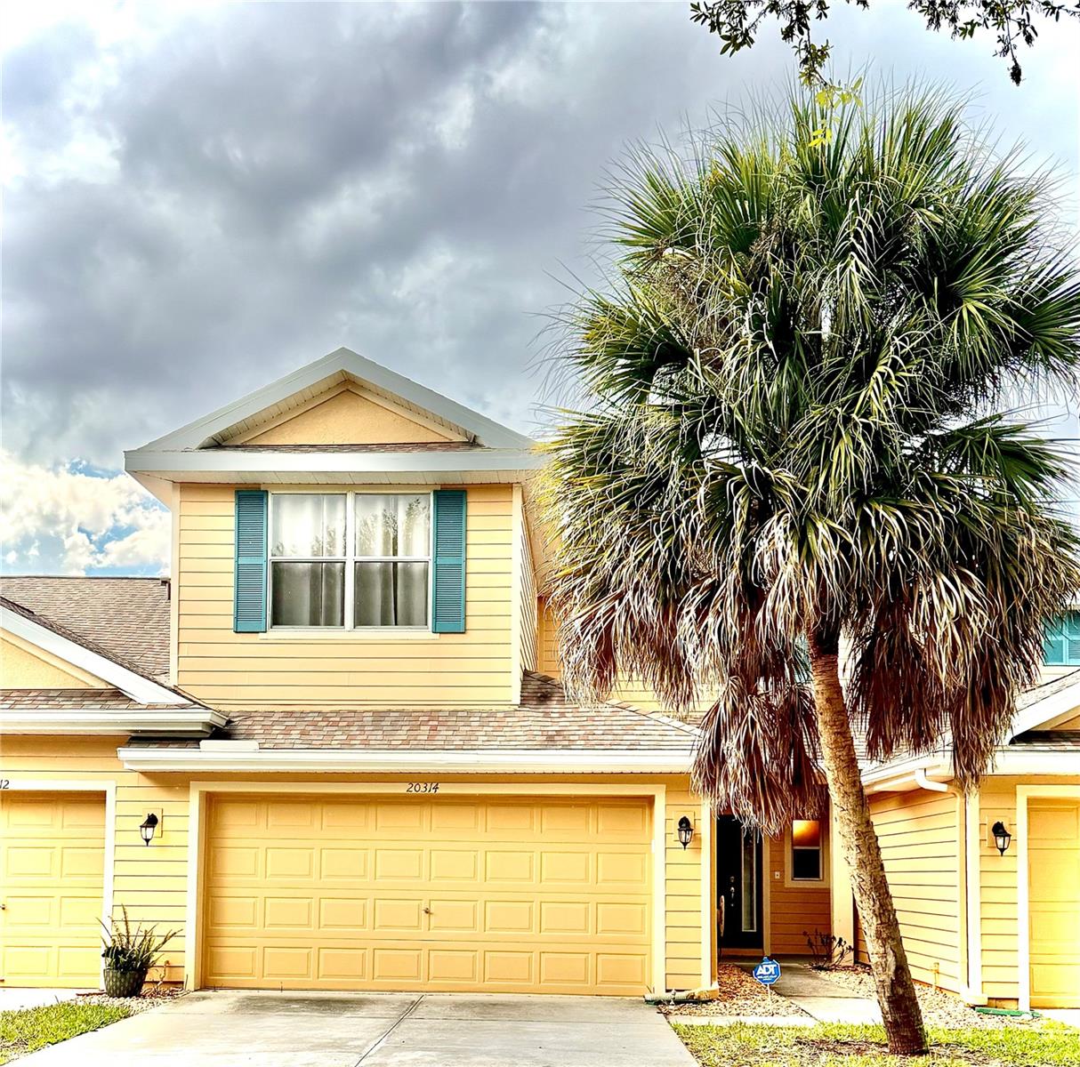 We are proud to present this bright, spacious, and well-maintained 3bed/2bath/2 car garage townhouse with pond view and Resort-Style Amenities in the gated Live Oak Preserve community in New Tampa. This home features an open layout, main floor offers an inviting living and dining space with great natural light, a convenient half bath for guests, and a functional kitchen with ample cabinet space, full appliances, and a washer/dryer included. The layout is comfortable for everyday living and works well for both relaxing and entertaining.
Upstairs, all three bedrooms are privately located on the second floor. The primary bedroom includes a spacious walk-in closet and a private full bathroom. The two additional bedrooms offer pond views, and each has two built-in closets. With one additional full bathroom upstairs and a half bath downstairs, the floor plan is practical and easy to live in. Turner, Benito, Wharton School District. Conveniently located in the heart of New Tampa, with quick access to I-75, Bruce B. Downs, USF, MOSI, Busch Gardens, VA Hospital, Wiregrass, shopping, dining, and everyday conveniences. Located in Live Oak Preserve, residents enjoy access to community amenities, including a large pool, children's water-play area with slides, Jacuzzi, tennis/racquetball courts, fitness room, playground, and clubhouse facilities. Available for 7/1/26 move in so call and view today!