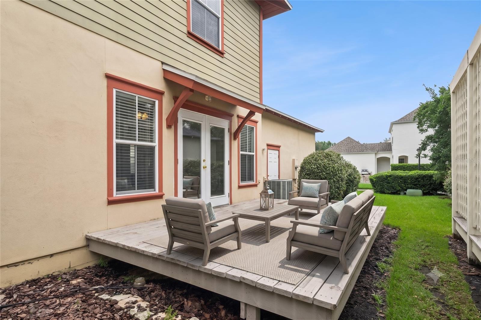 CELEBRATION ROSEVILLE CORNER - Residential