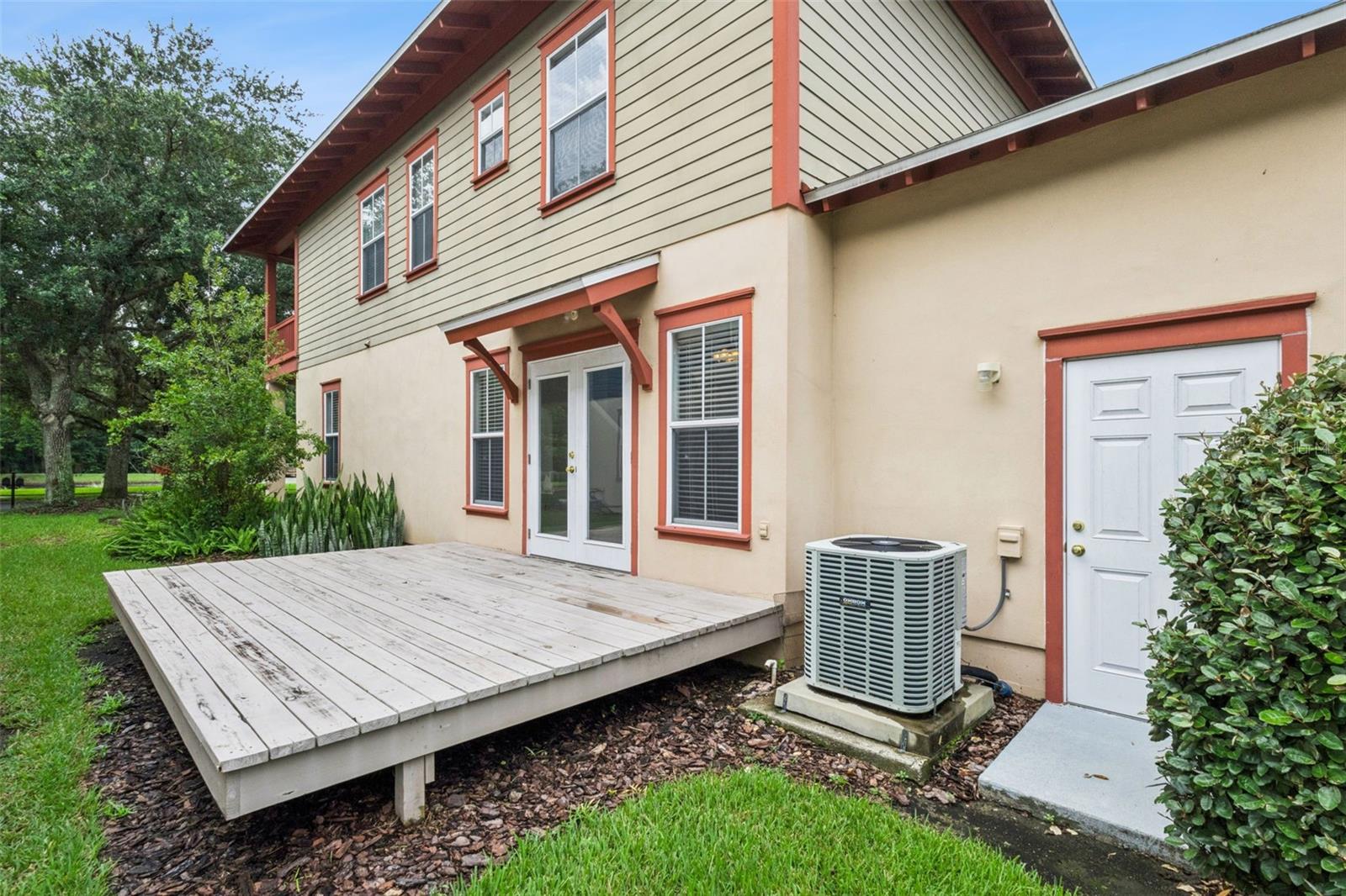 CELEBRATION ROSEVILLE CORNER - Residential