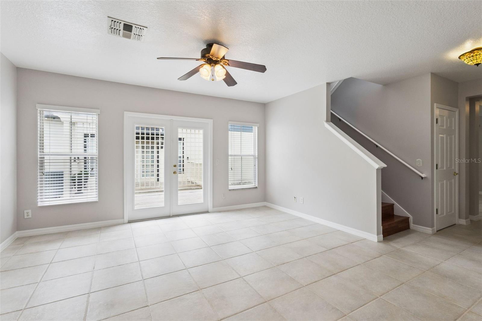 CELEBRATION ROSEVILLE CORNER - Residential
