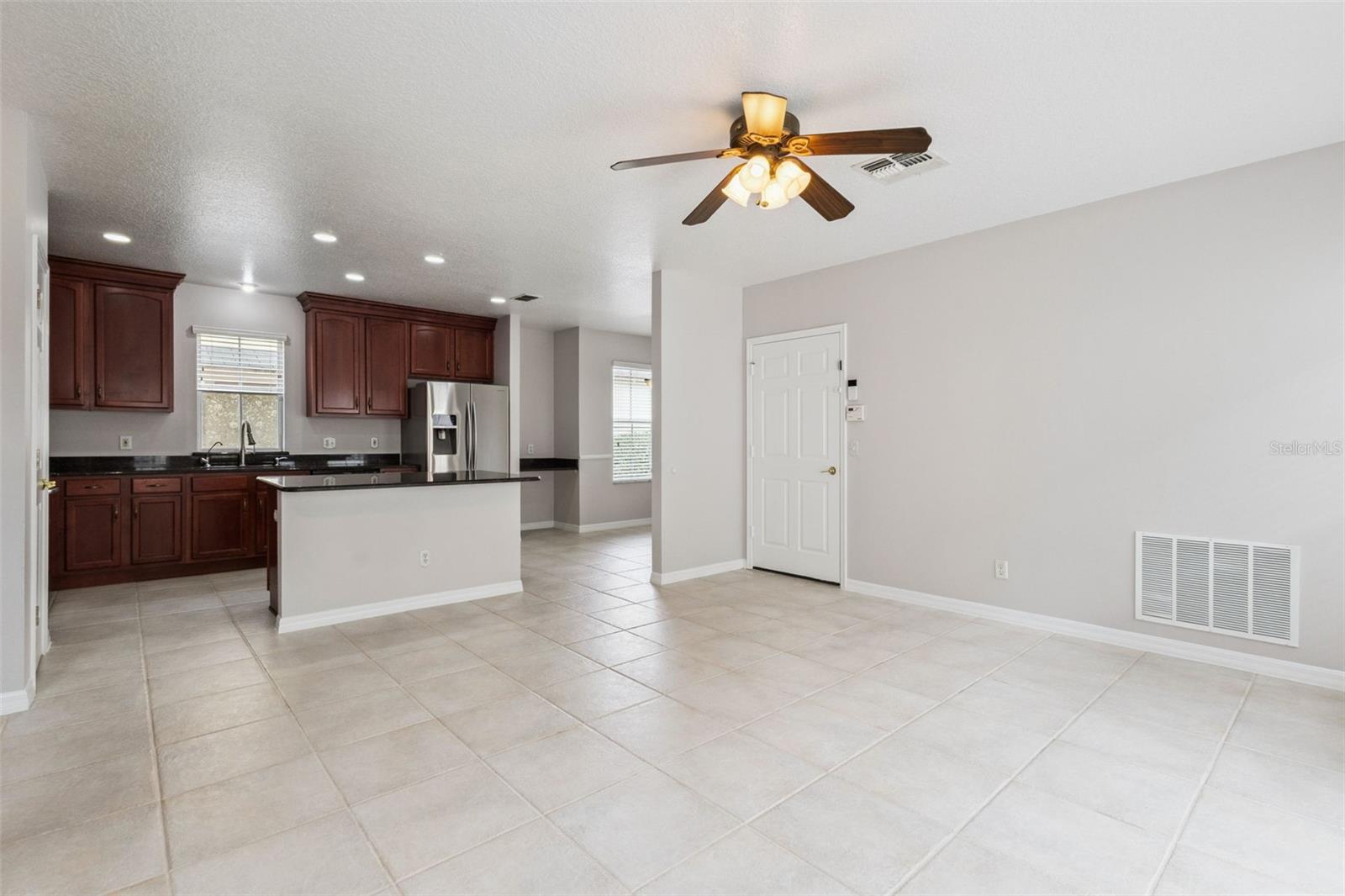 CELEBRATION ROSEVILLE CORNER - Residential