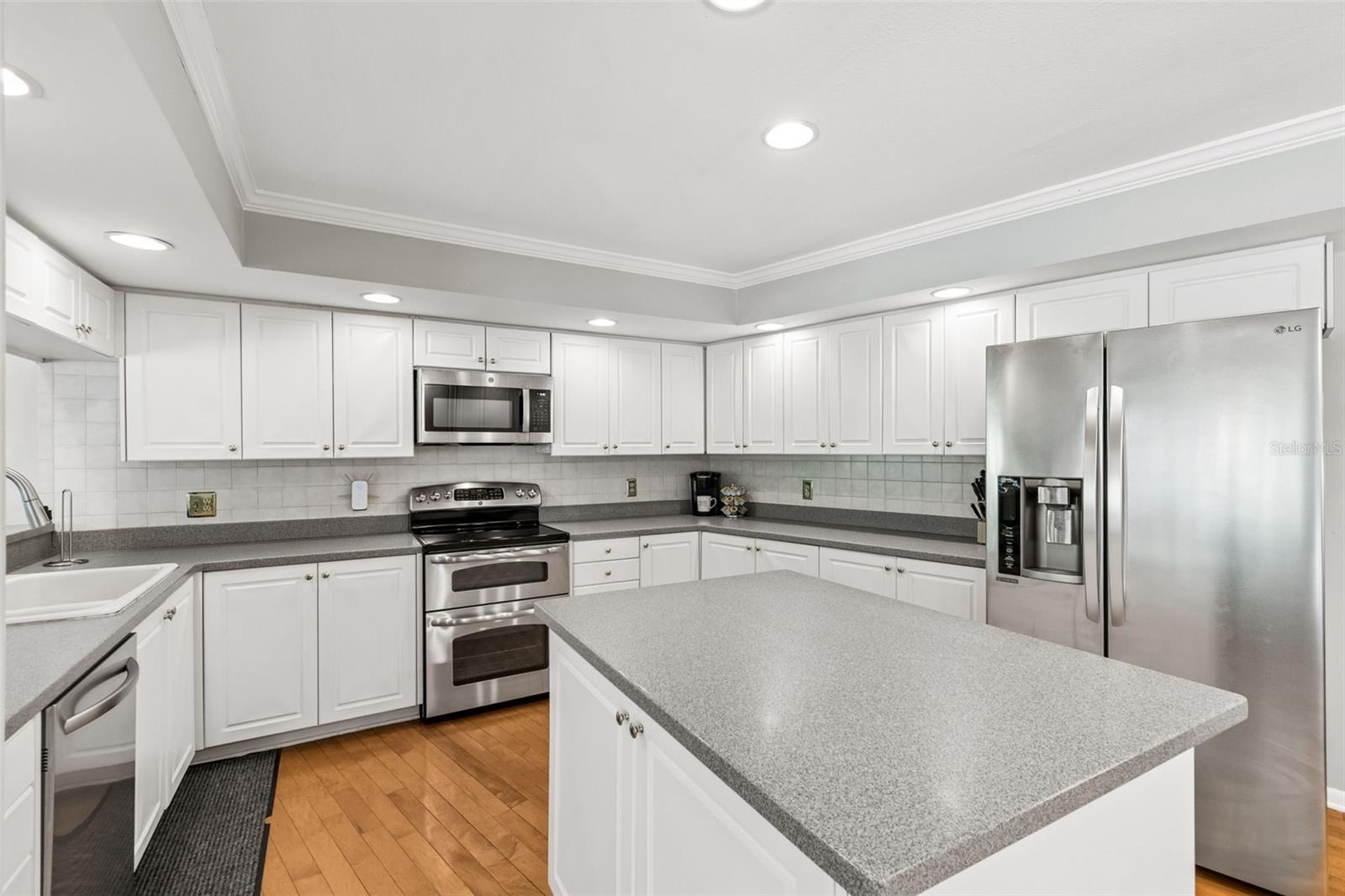 TAMPA PALMS UNIT 3 REP OF - Residential