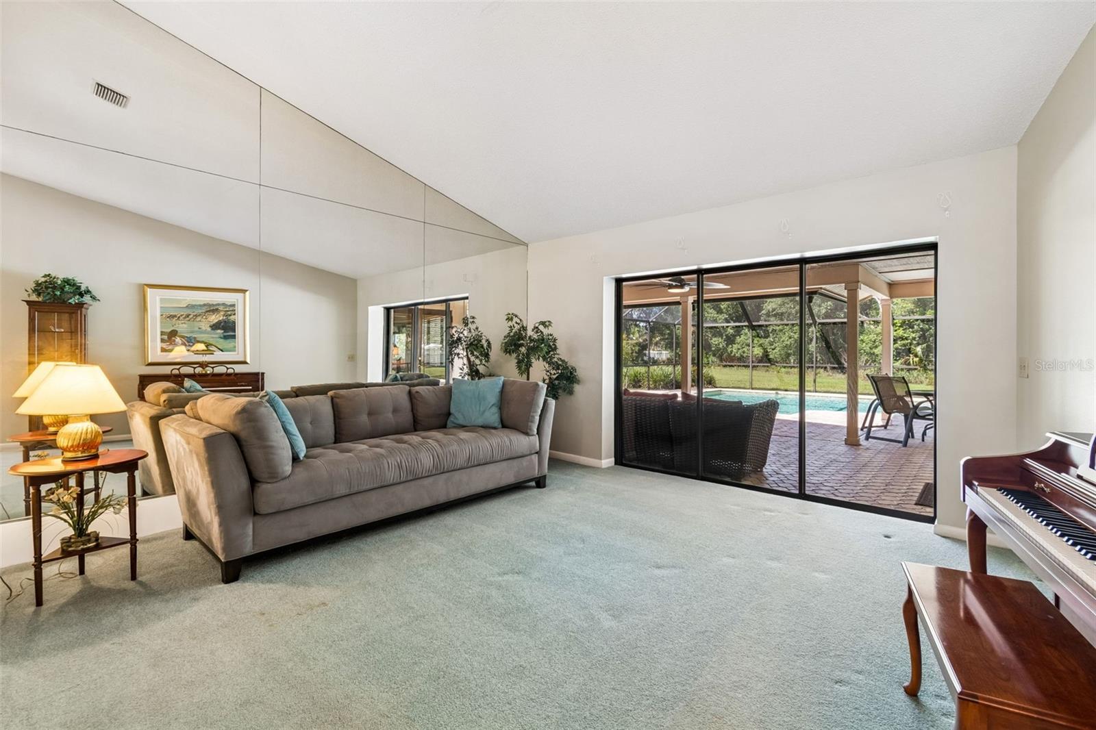 TAMPA PALMS UNIT 3 REP OF - Residential
