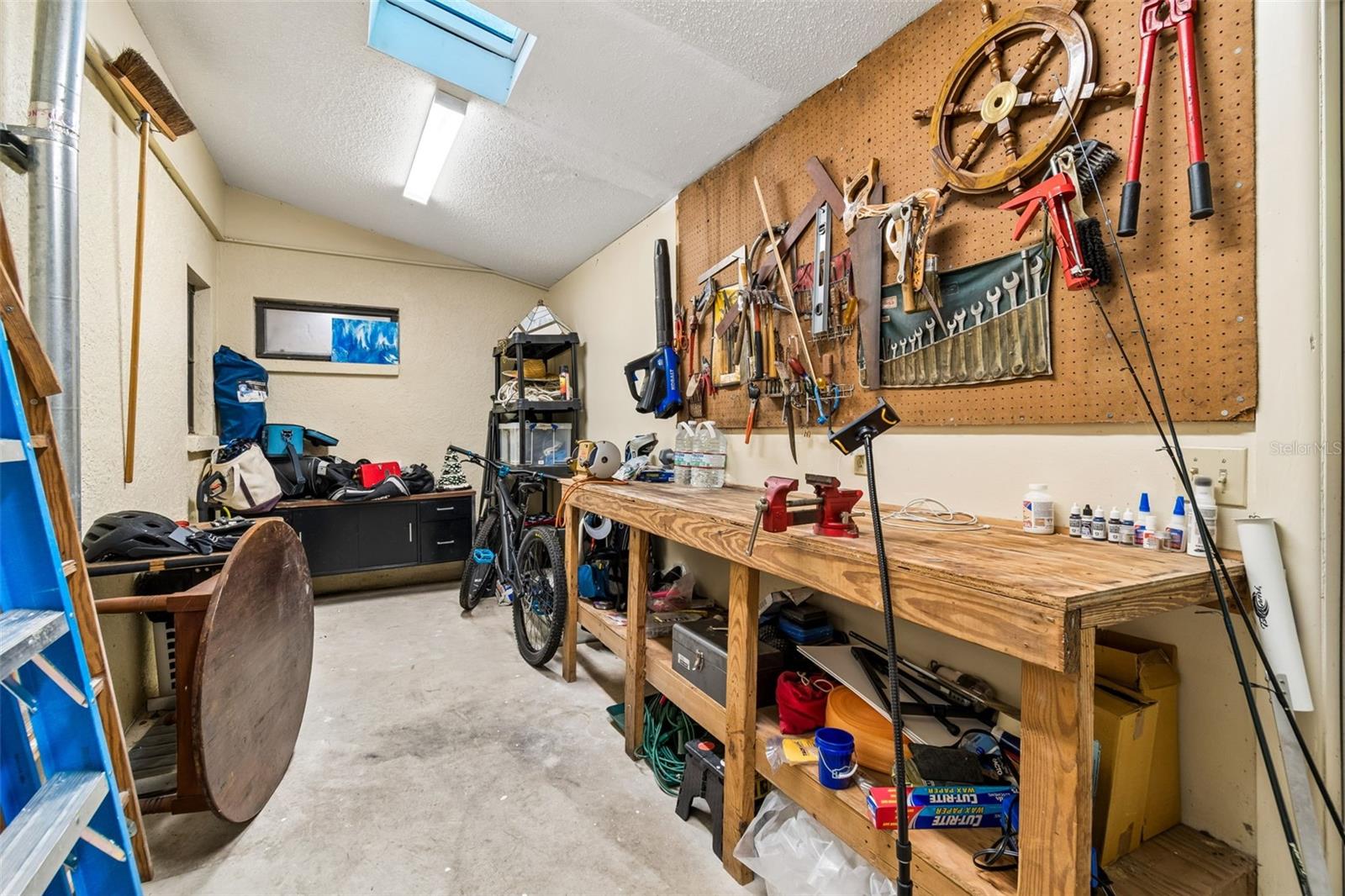 TAMPA PALMS UNIT 3 REP OF - Residential