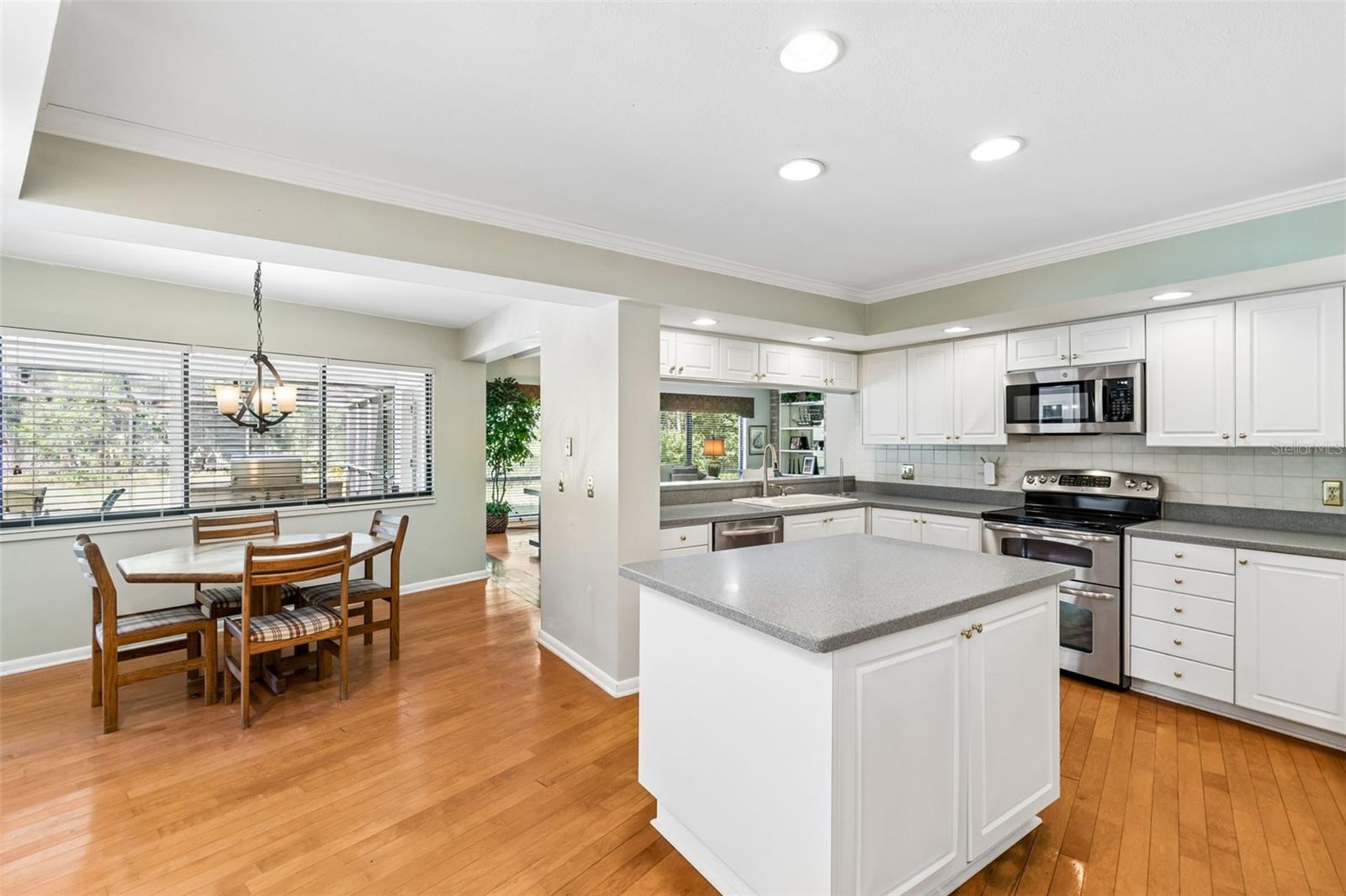 TAMPA PALMS UNIT 3 REP OF - Residential