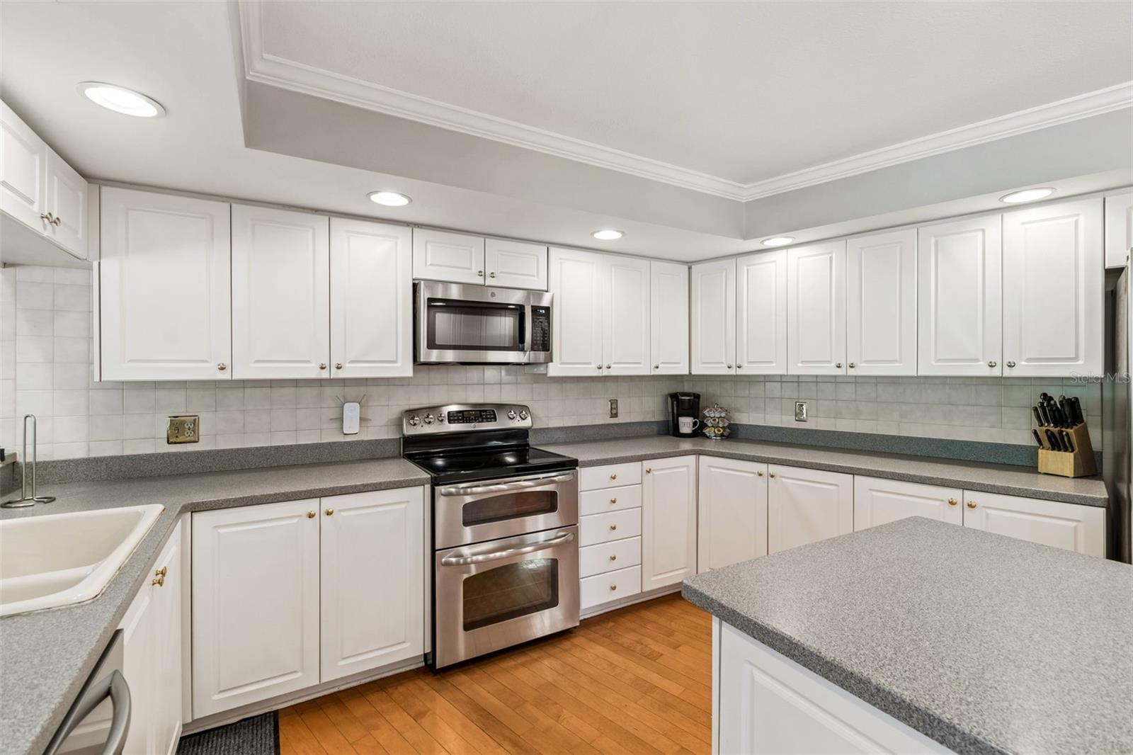 TAMPA PALMS UNIT 3 REP OF - Residential