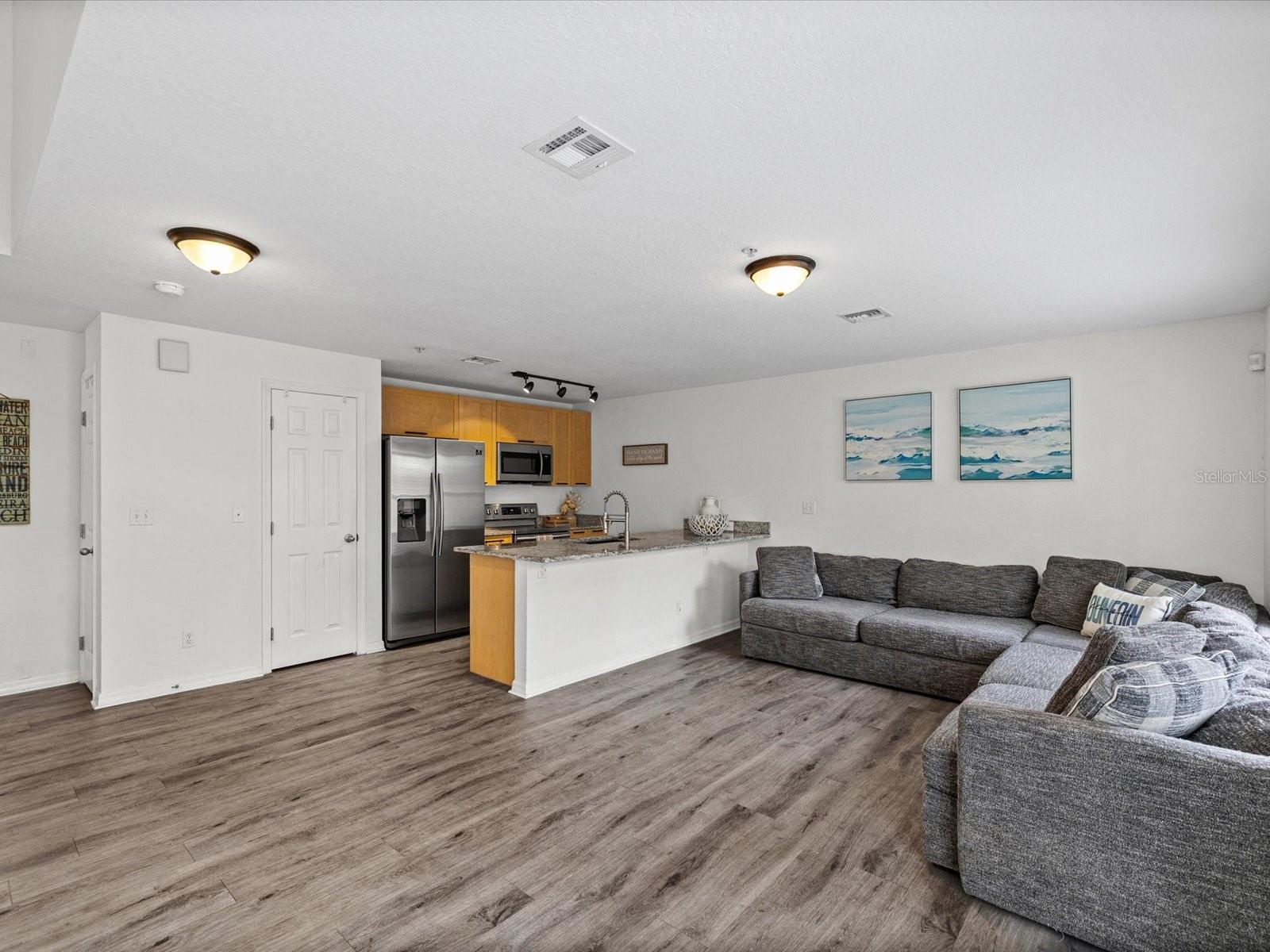 HEATHER BAY CONDO TWNHMS - Residential