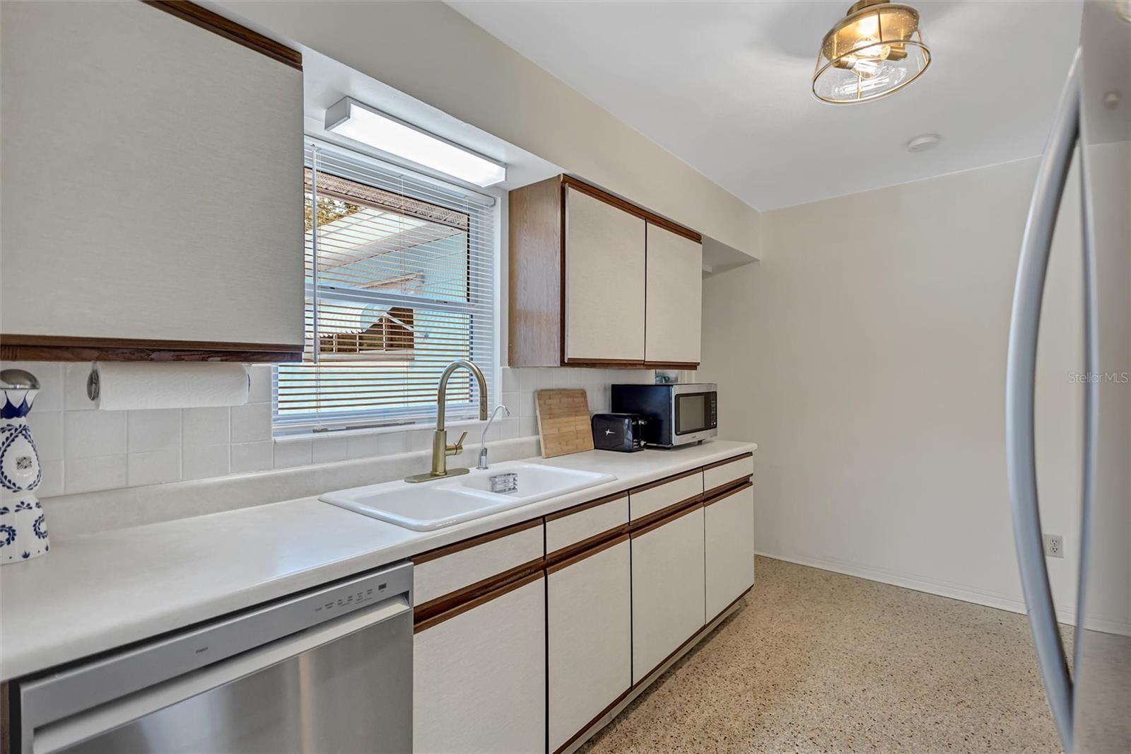RIDGEWOOD GROVES - Residential
