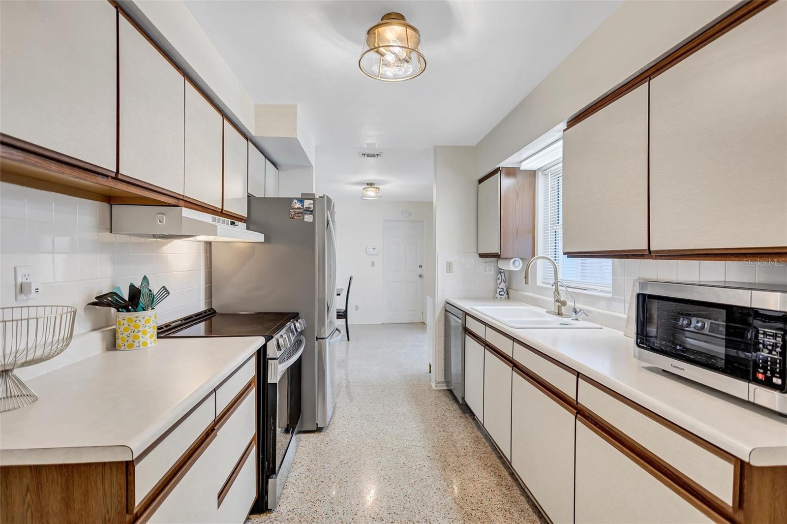 RIDGEWOOD GROVES - Residential