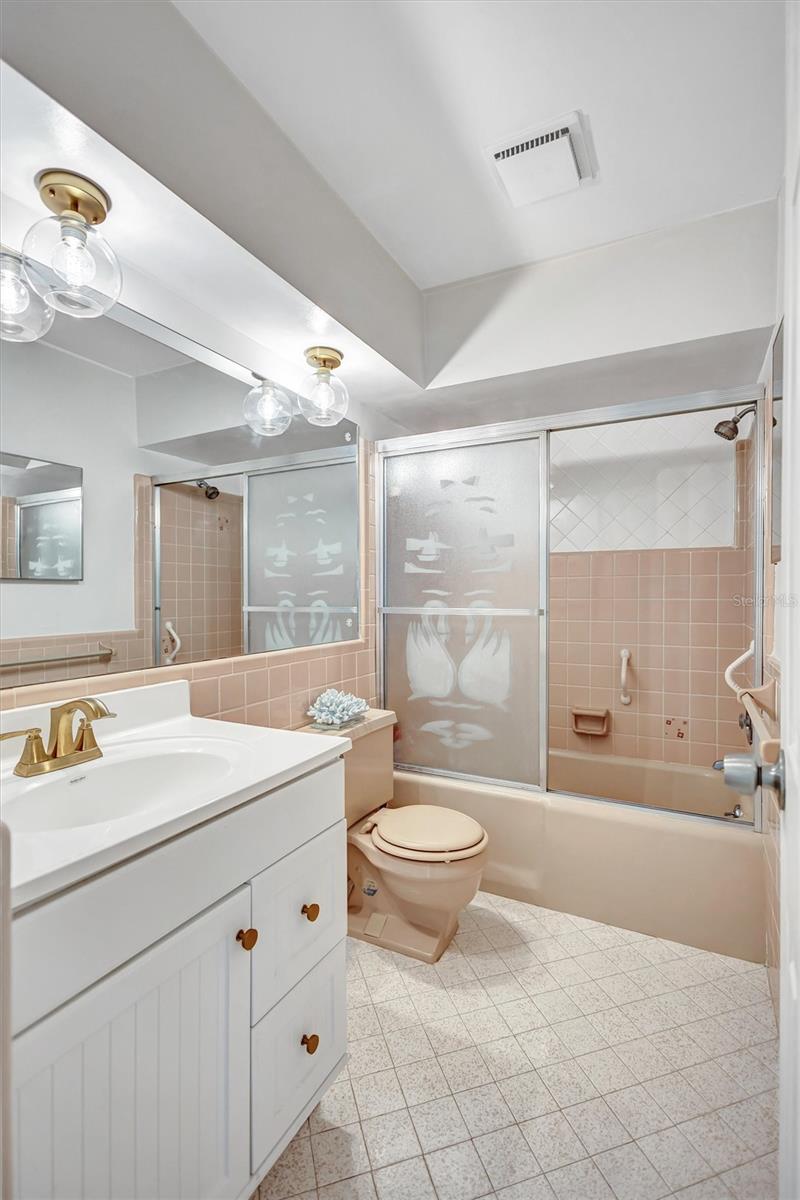 RIDGEWOOD GROVES - Residential