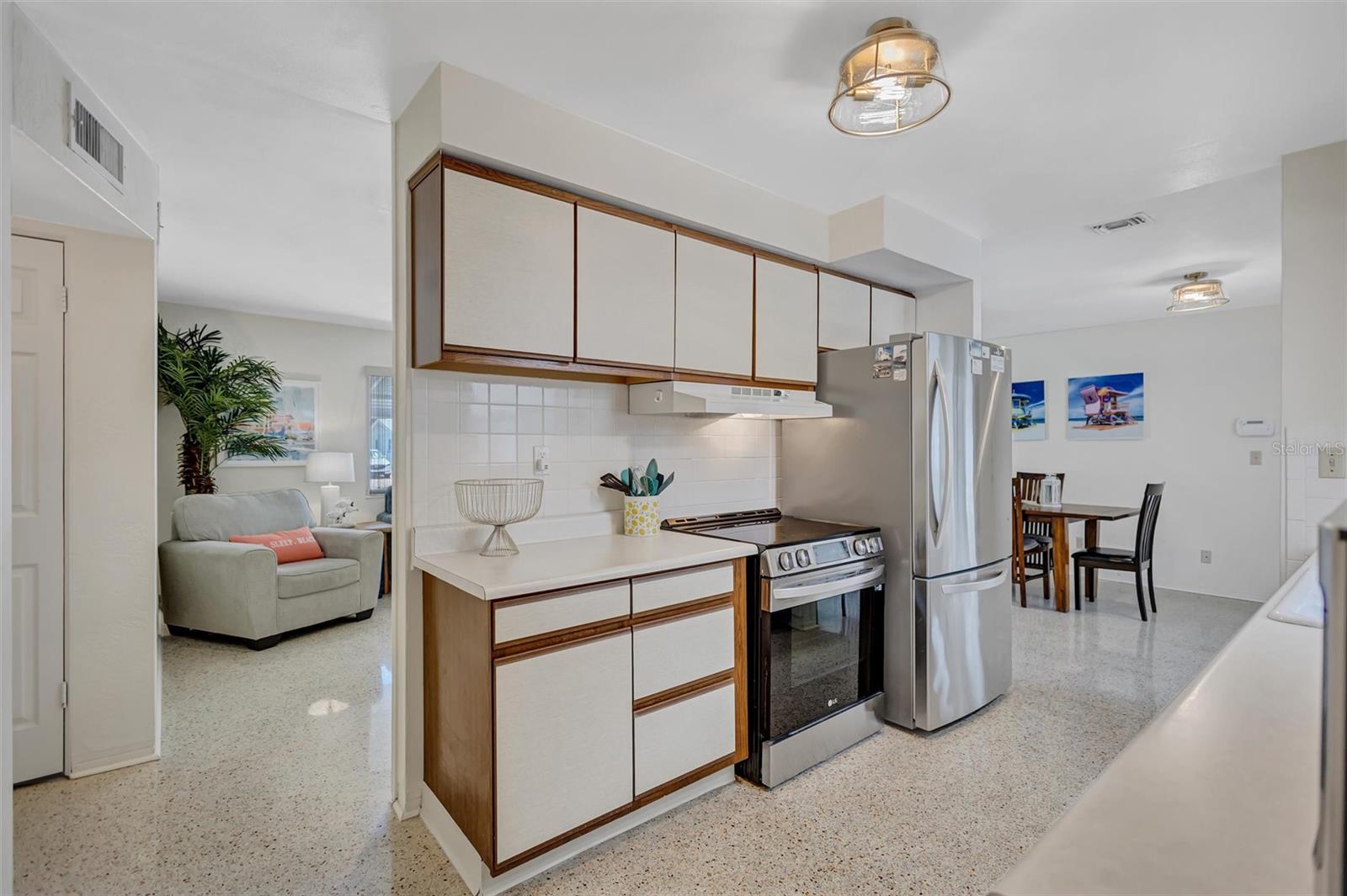 RIDGEWOOD GROVES - Residential