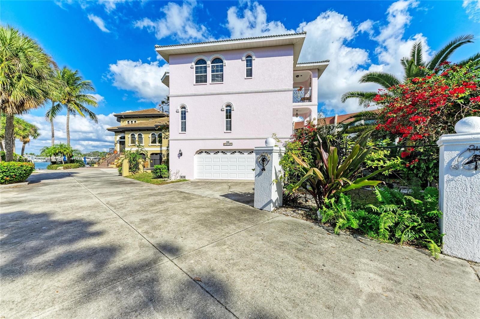 SANTA MARIA PLACE - Residential