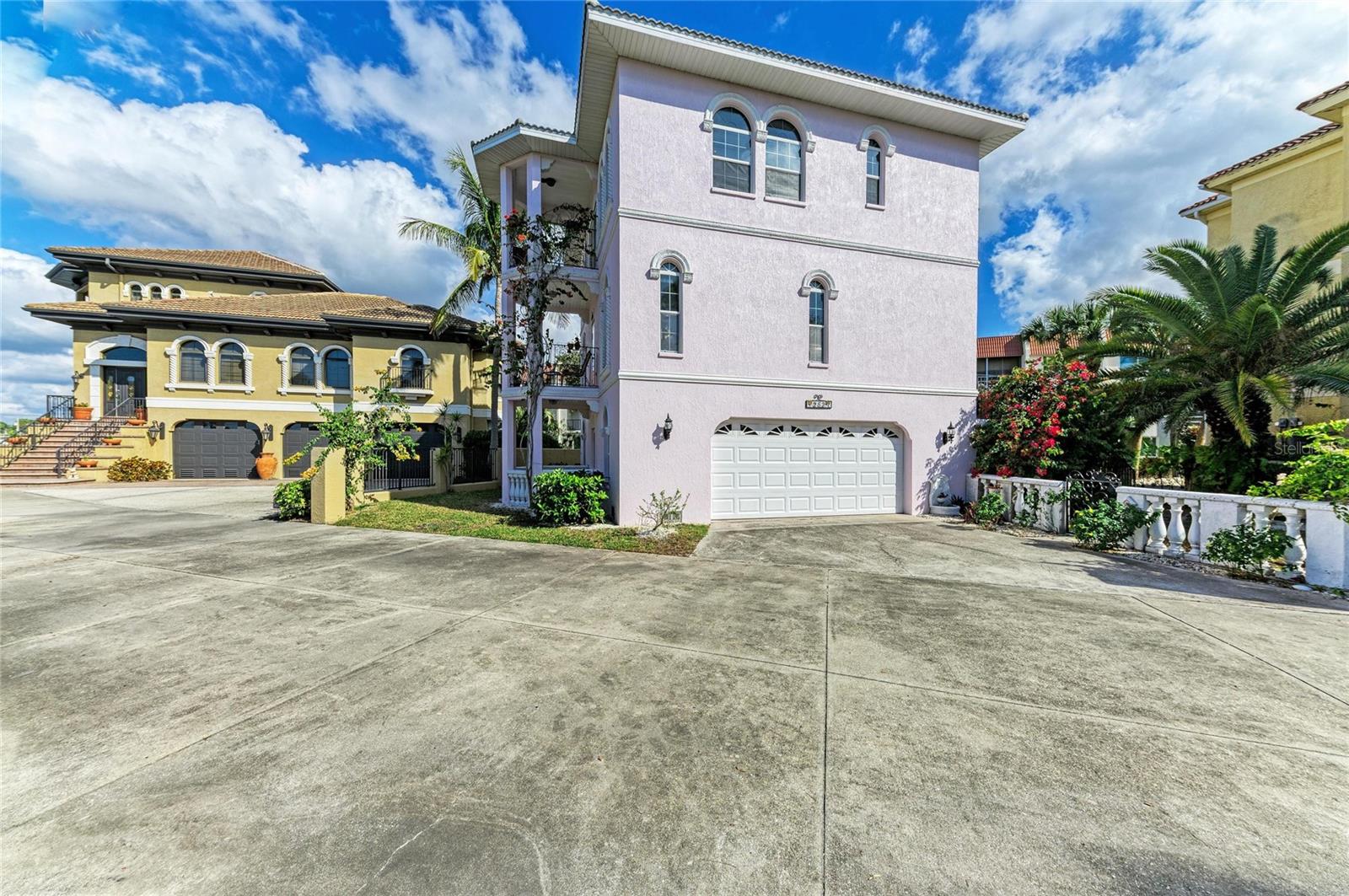 SANTA MARIA PLACE - Residential