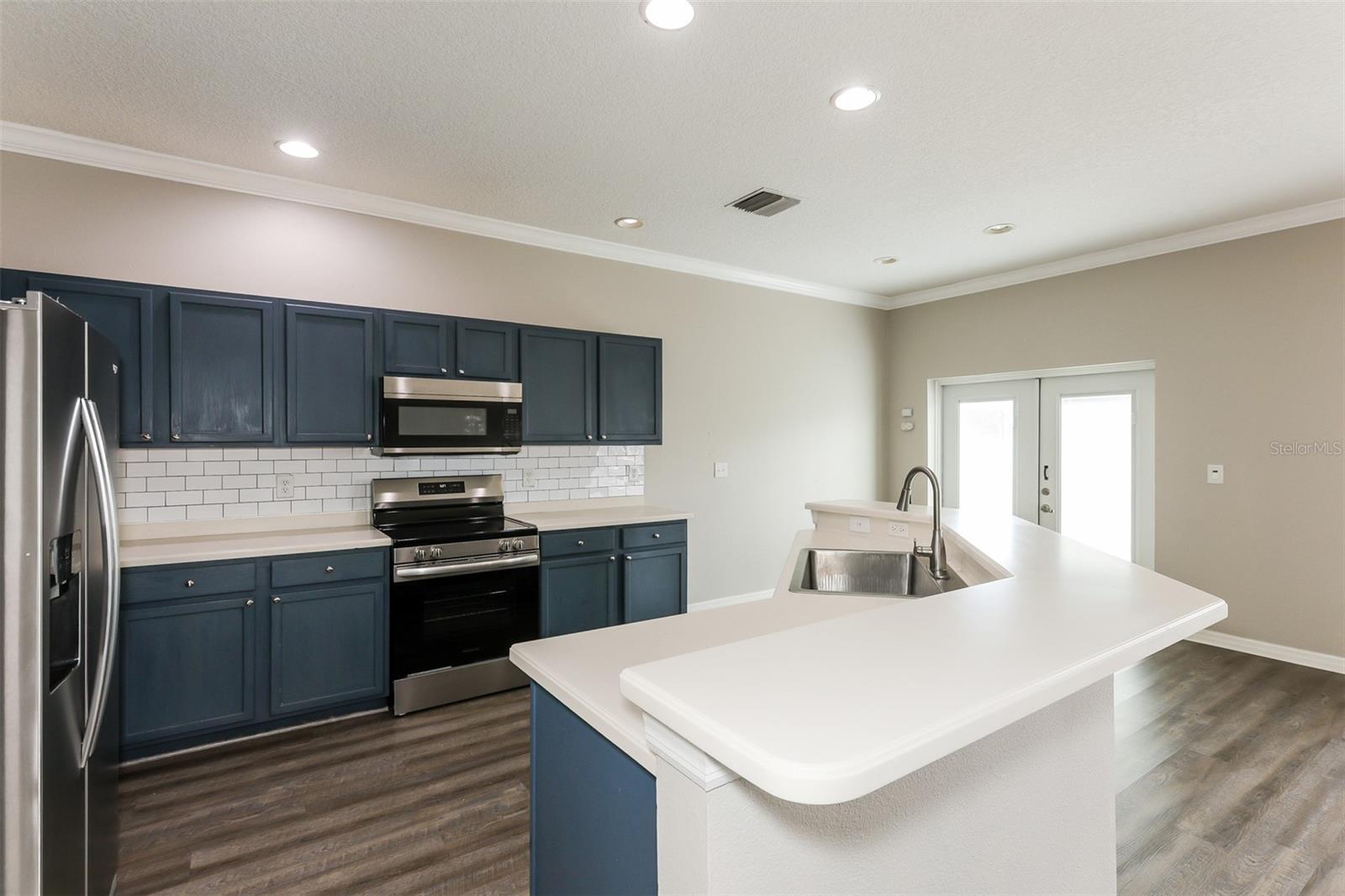 ESTATES AT PARSONS POINTE - Residential