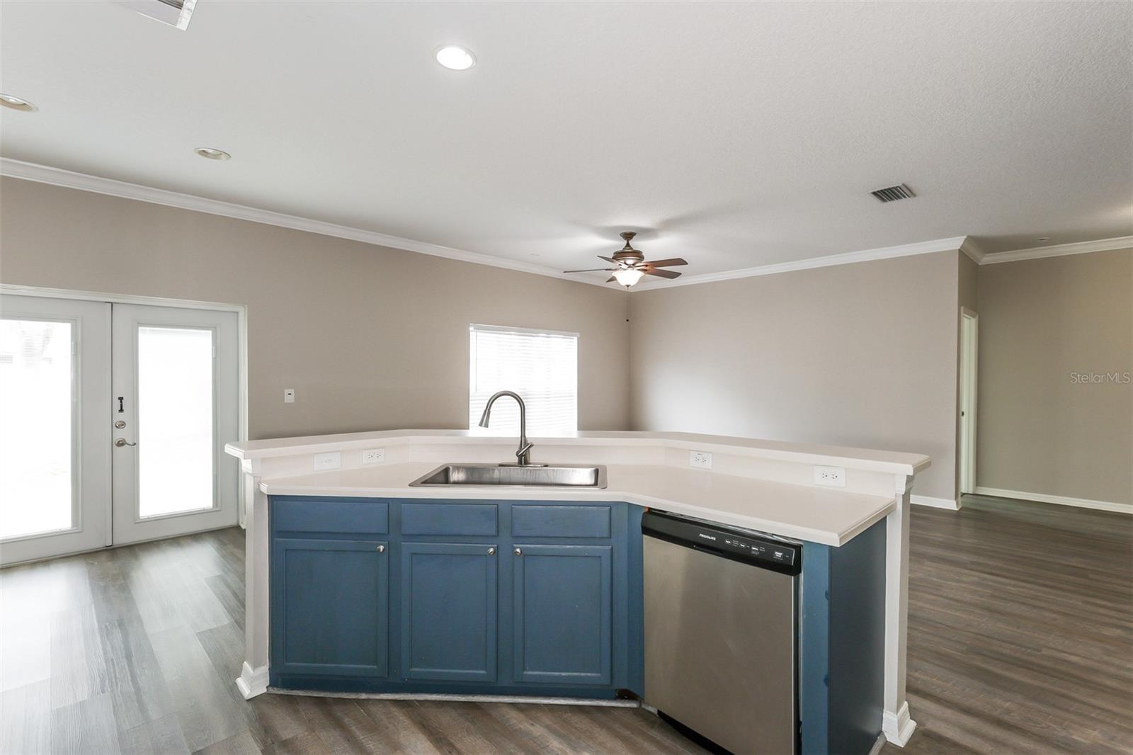 ESTATES AT PARSONS POINTE - Residential