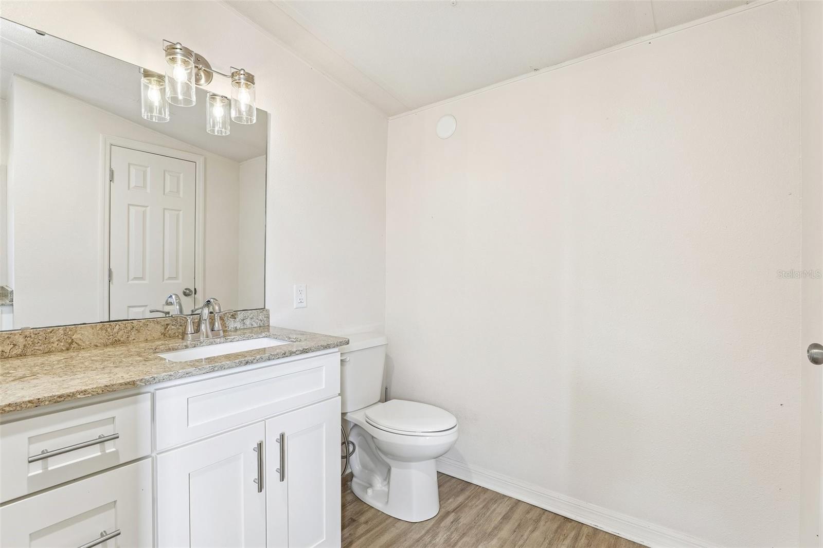 ARIANAS WEST - Residential