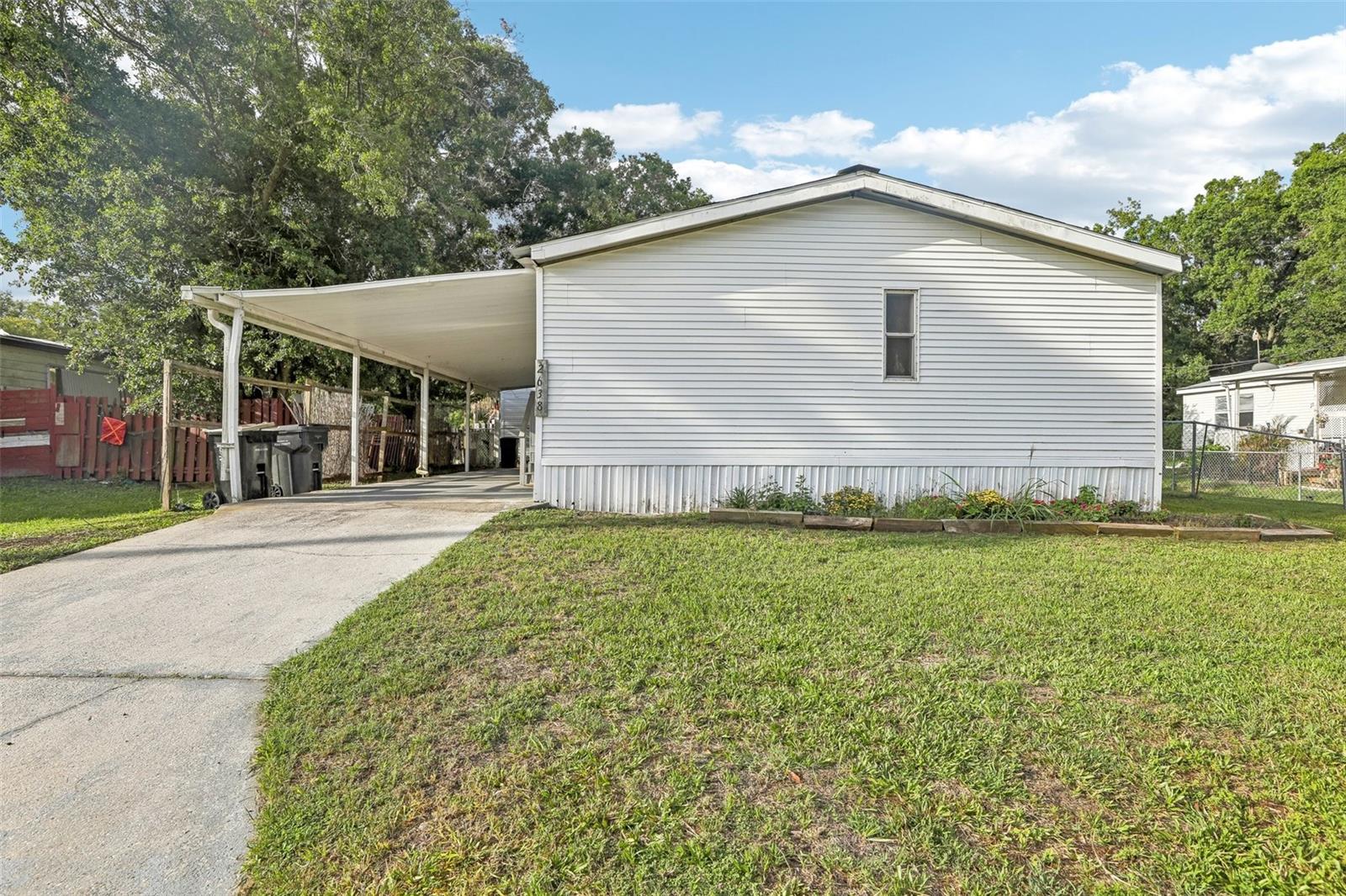 ARIANAS WEST - Residential