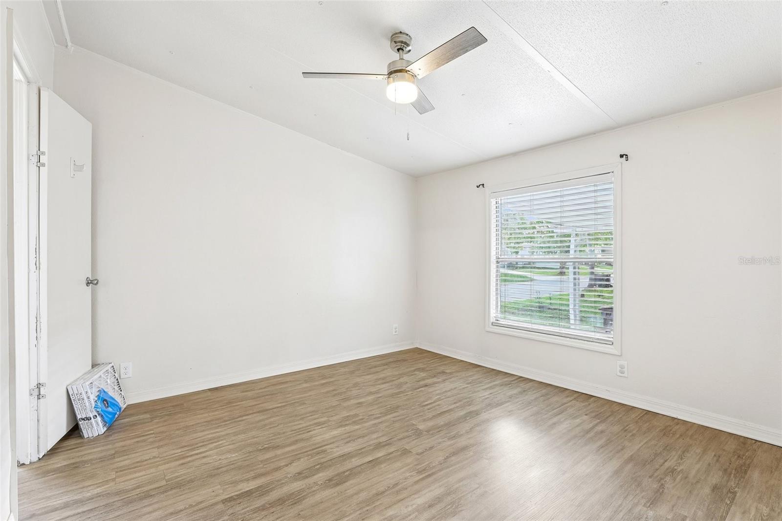 ARIANAS WEST - Residential