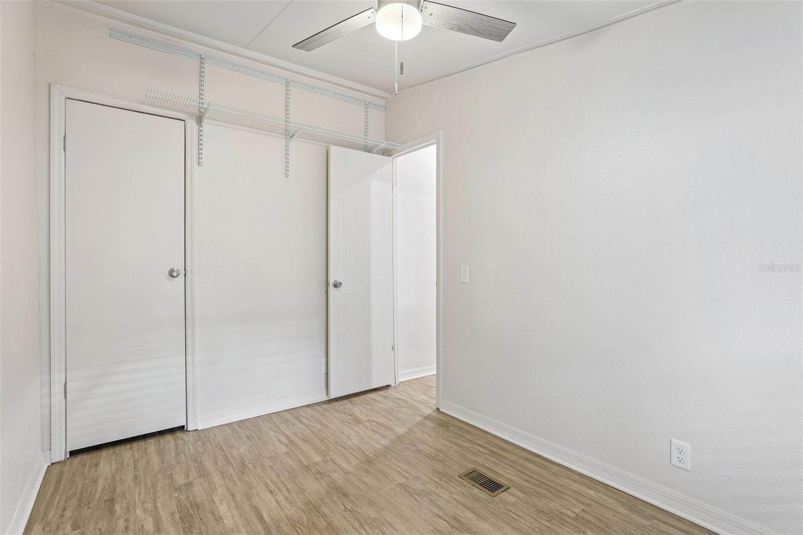 ARIANAS WEST - Residential