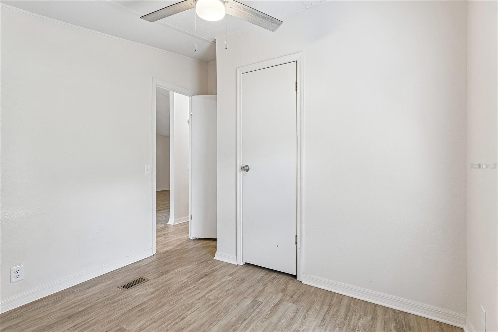 ARIANAS WEST - Residential