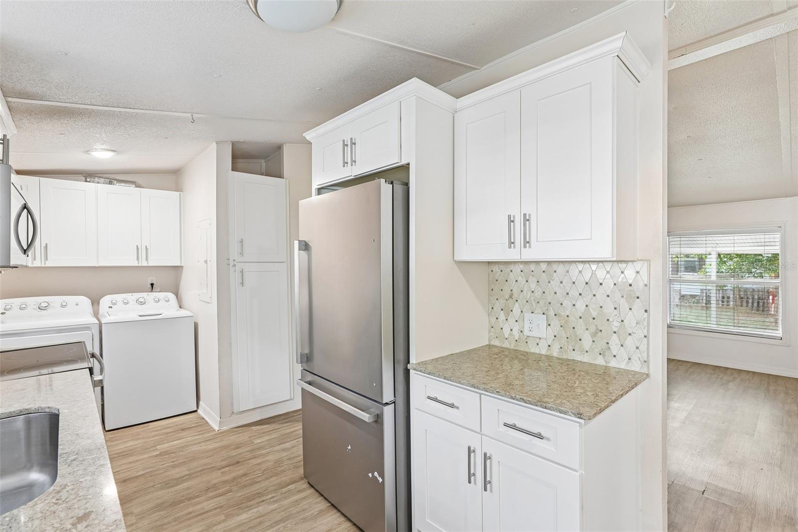 ARIANAS WEST - Residential