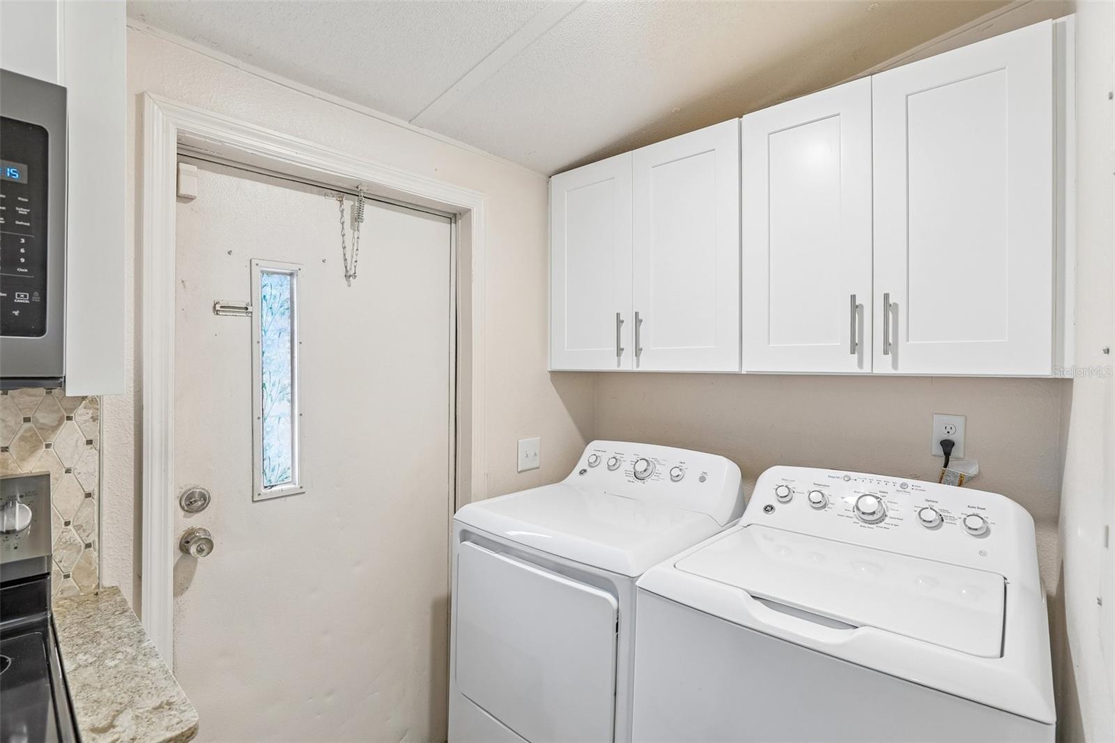 ARIANAS WEST - Residential