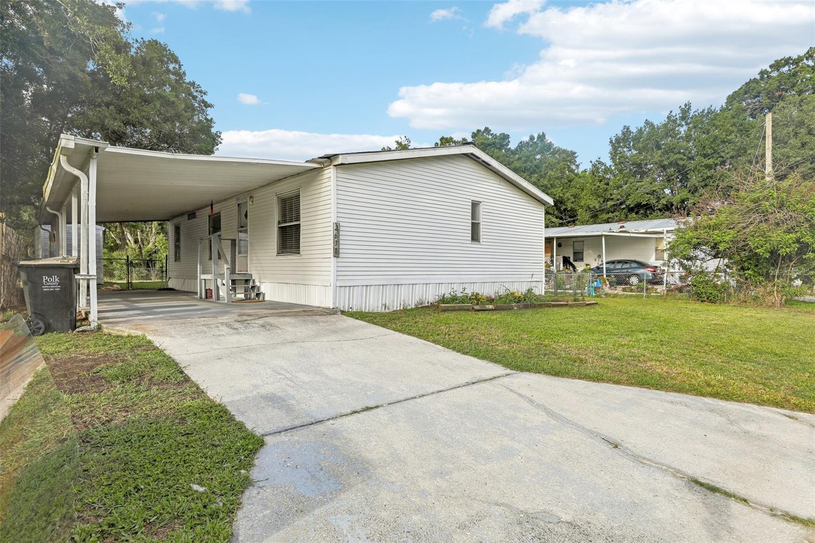 ARIANAS WEST - Residential