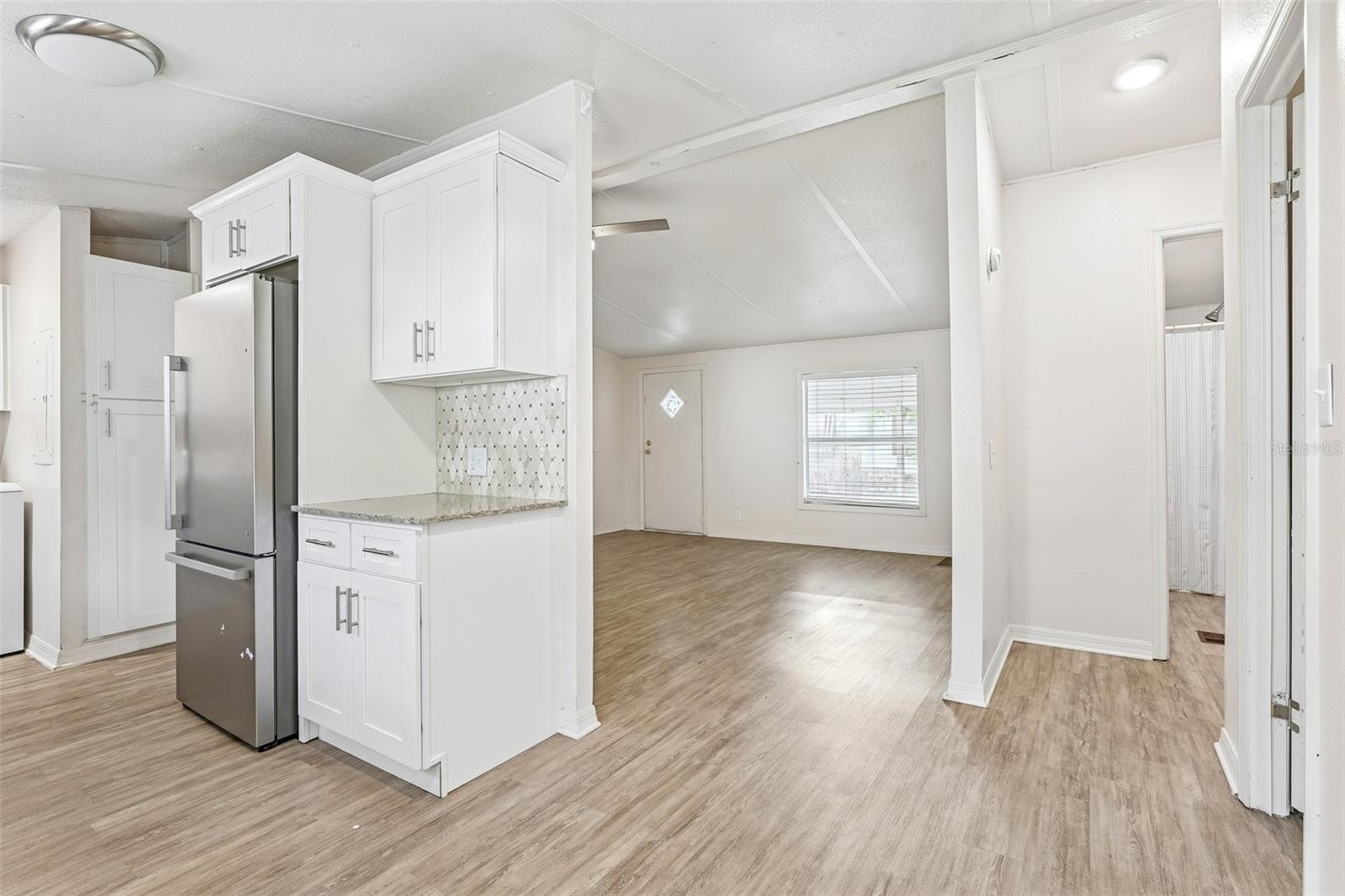 ARIANAS WEST - Residential