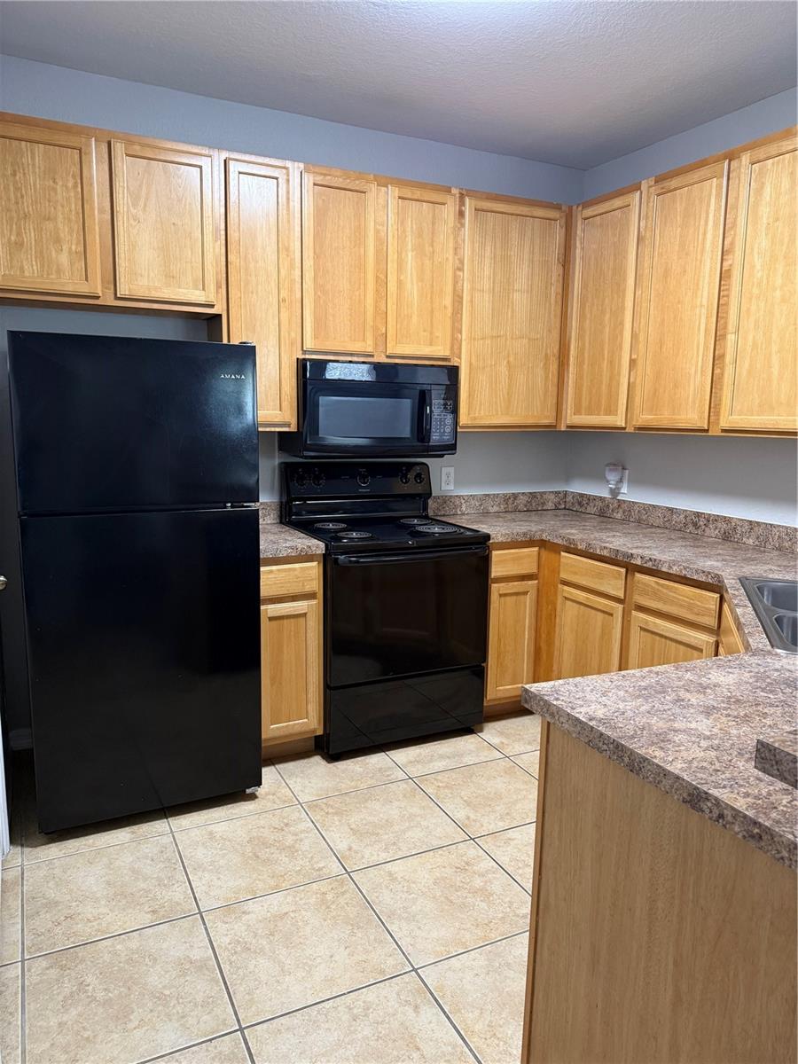 COURTNEY PALMS CONDO - Residential Lease