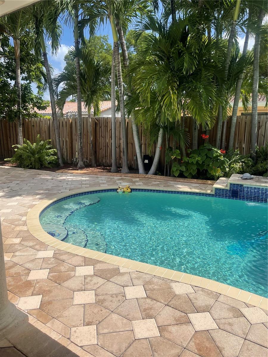 MIAMI LAKES SEC 04 - Residential