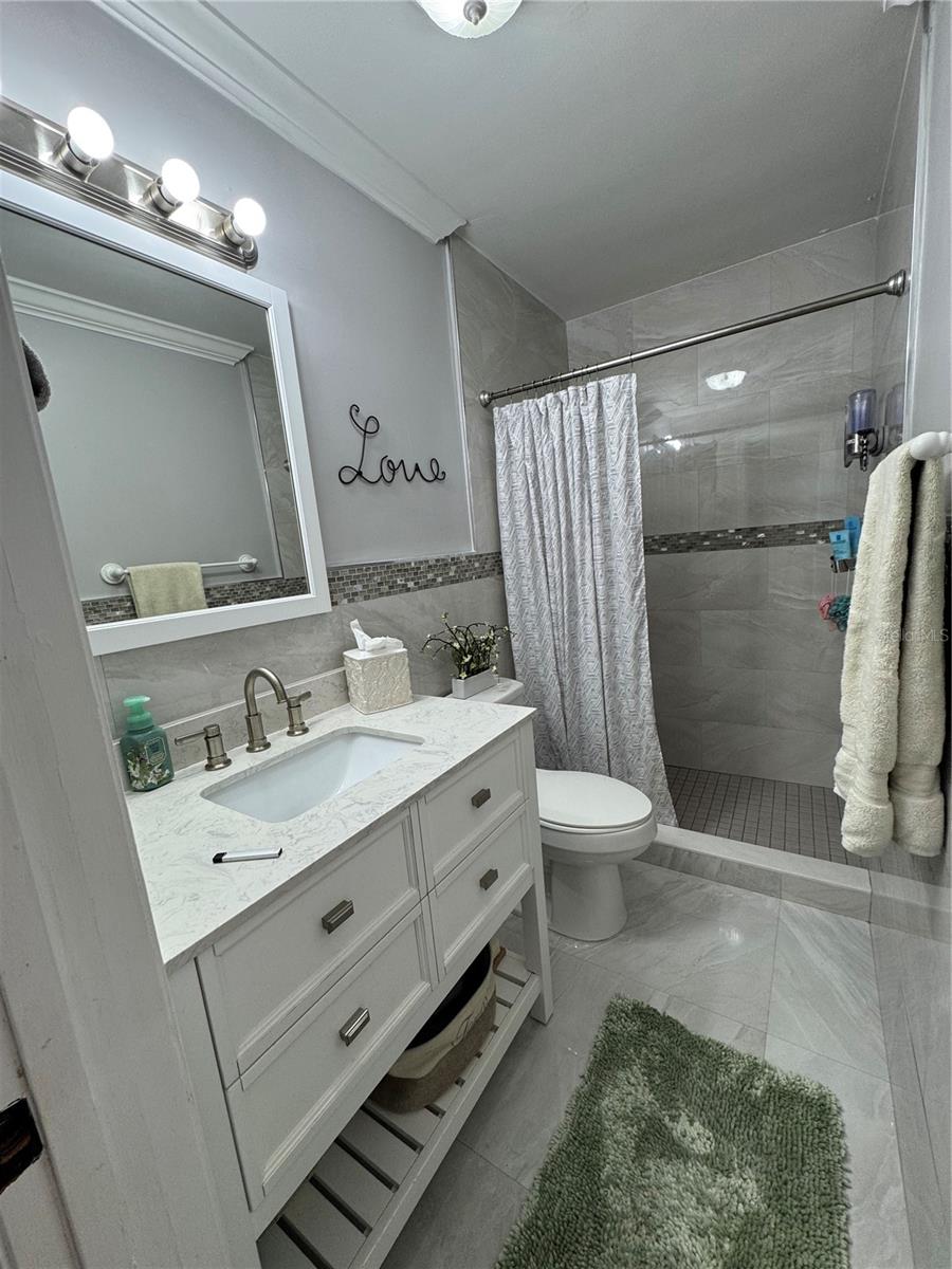 MIAMI LAKES SEC 04 - Residential