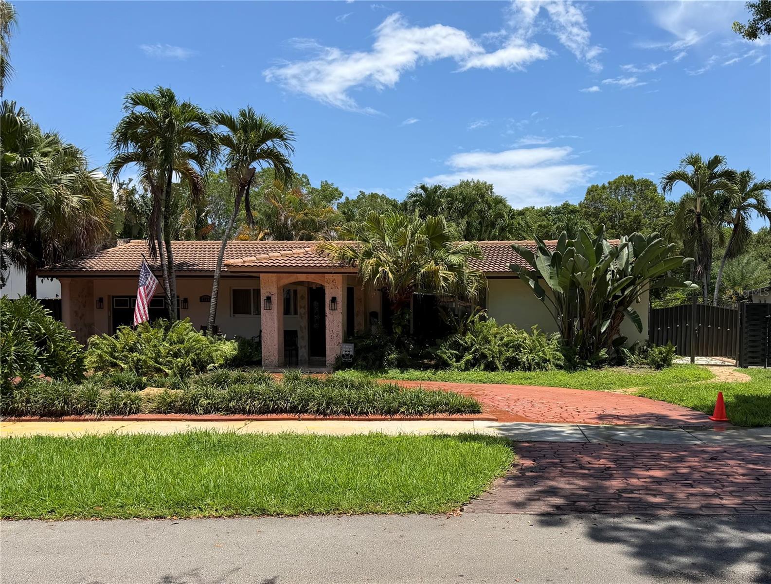 MIAMI LAKES SEC 04 - Residential