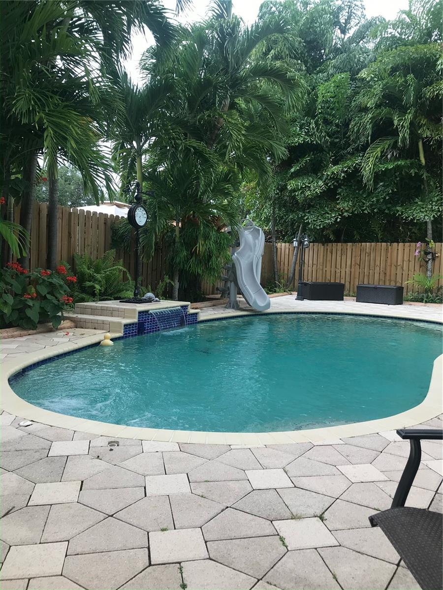 MIAMI LAKES SEC 04 - Residential