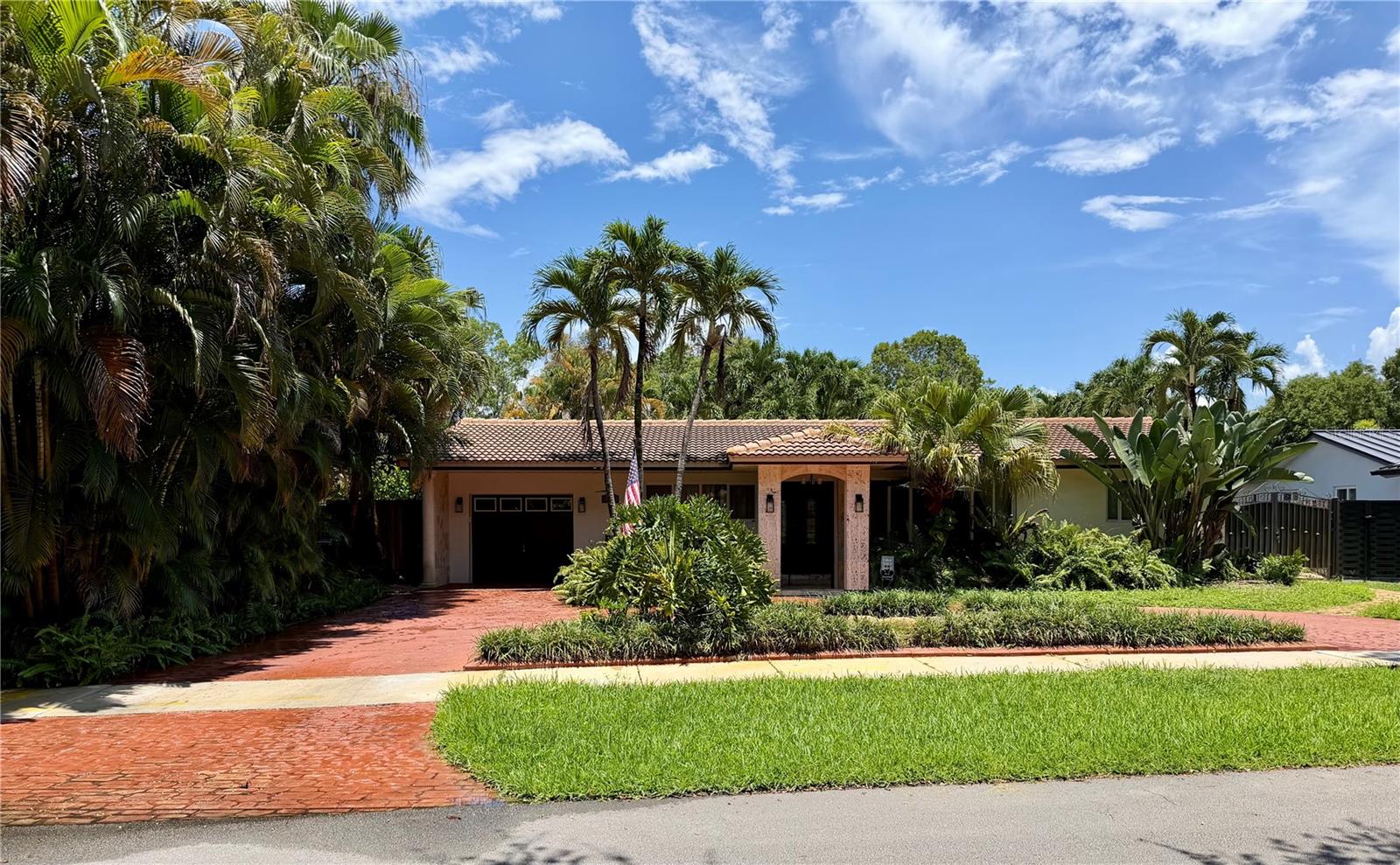 MIAMI LAKES SEC 04 - Residential