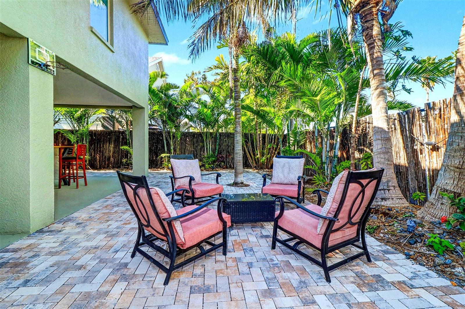 LONE PALM BEACH 1ST ADD - Residential