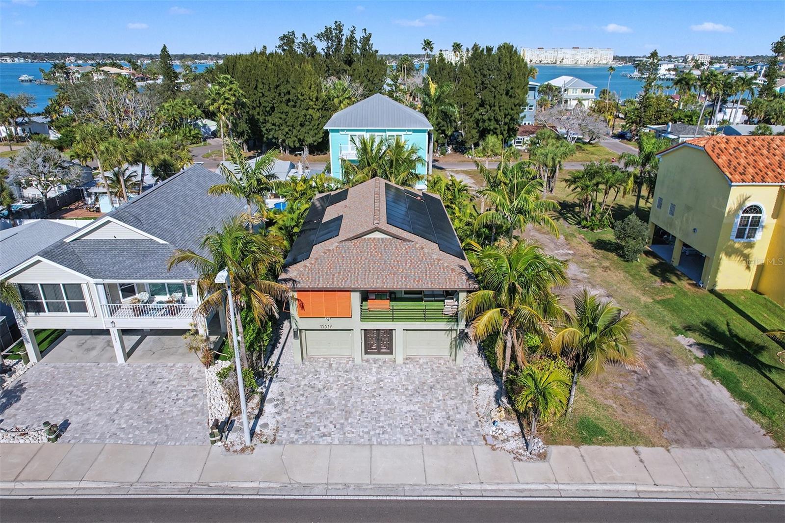 LONE PALM BEACH 1ST ADD - Residential