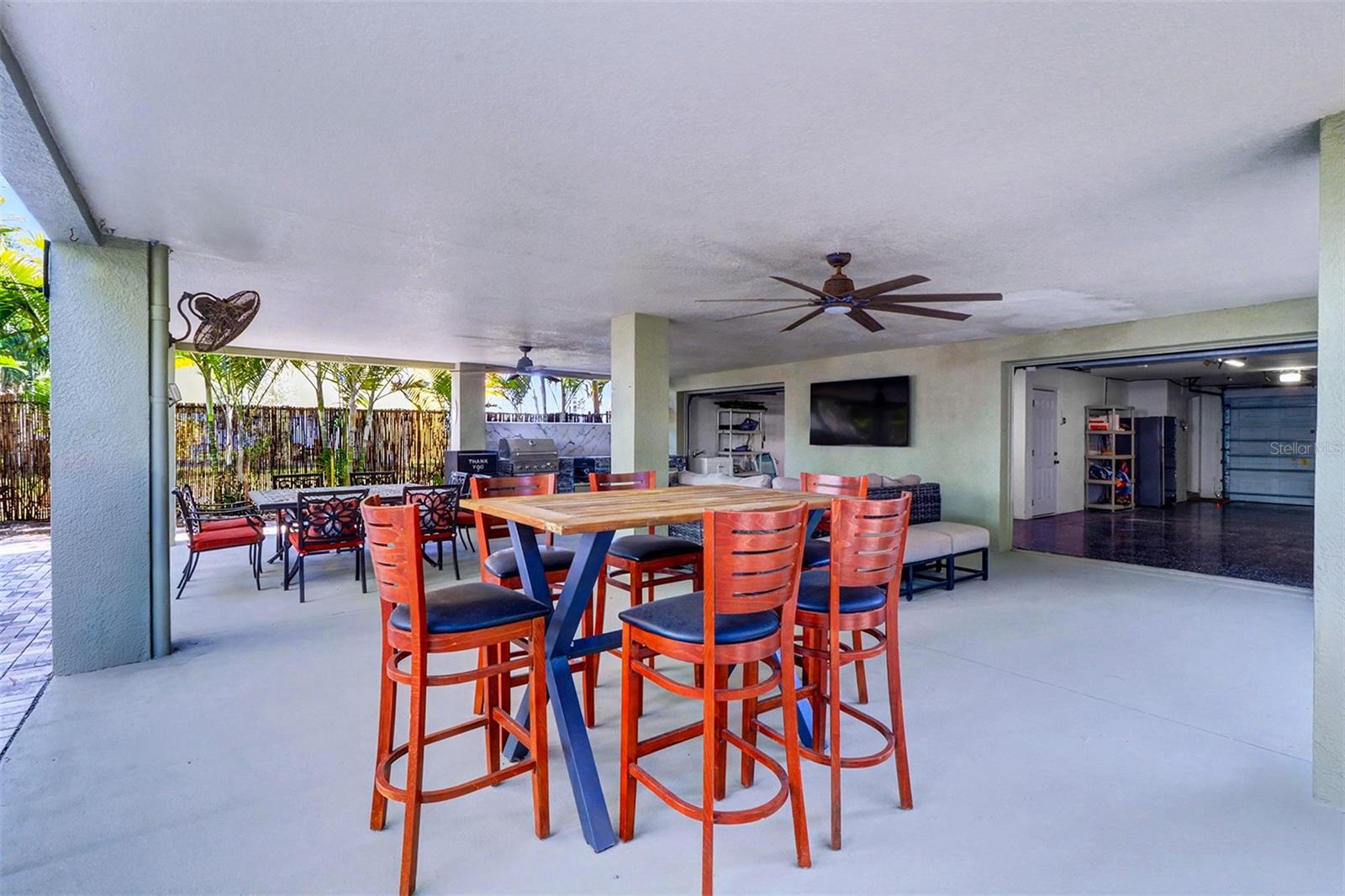 LONE PALM BEACH 1ST ADD - Residential