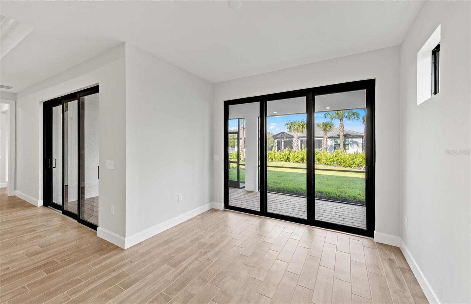 ARBOR OAKS AT THE WOODLANDS - Residential
