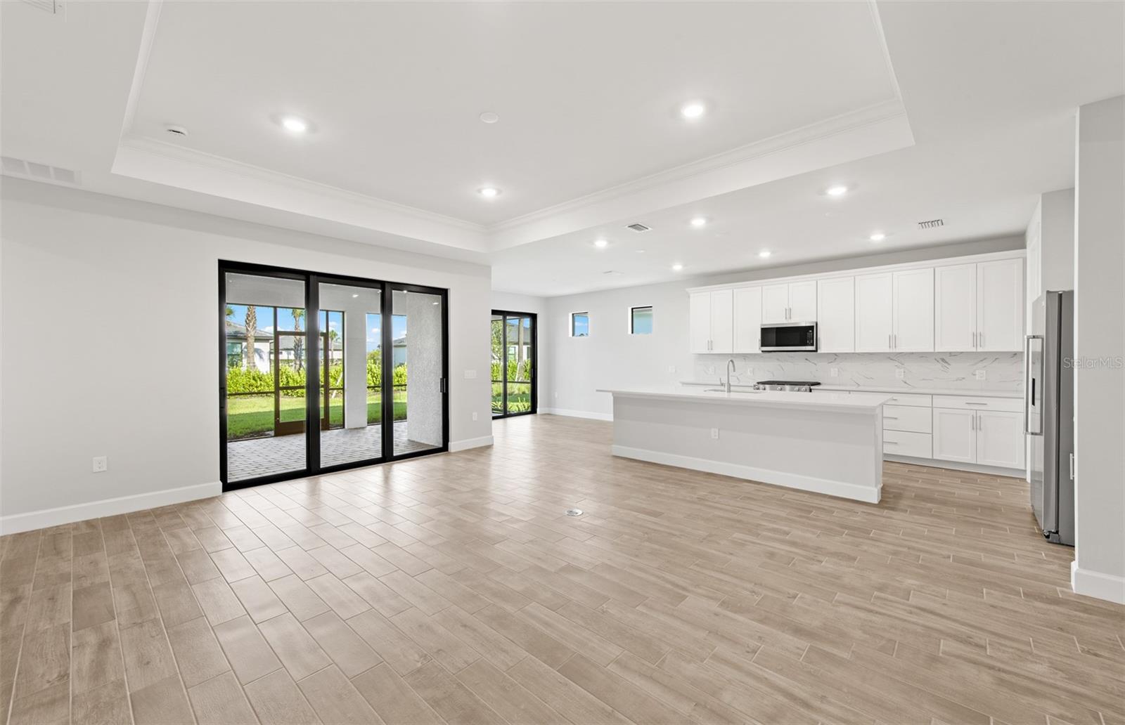 ARBOR OAKS AT THE WOODLANDS - Residential
