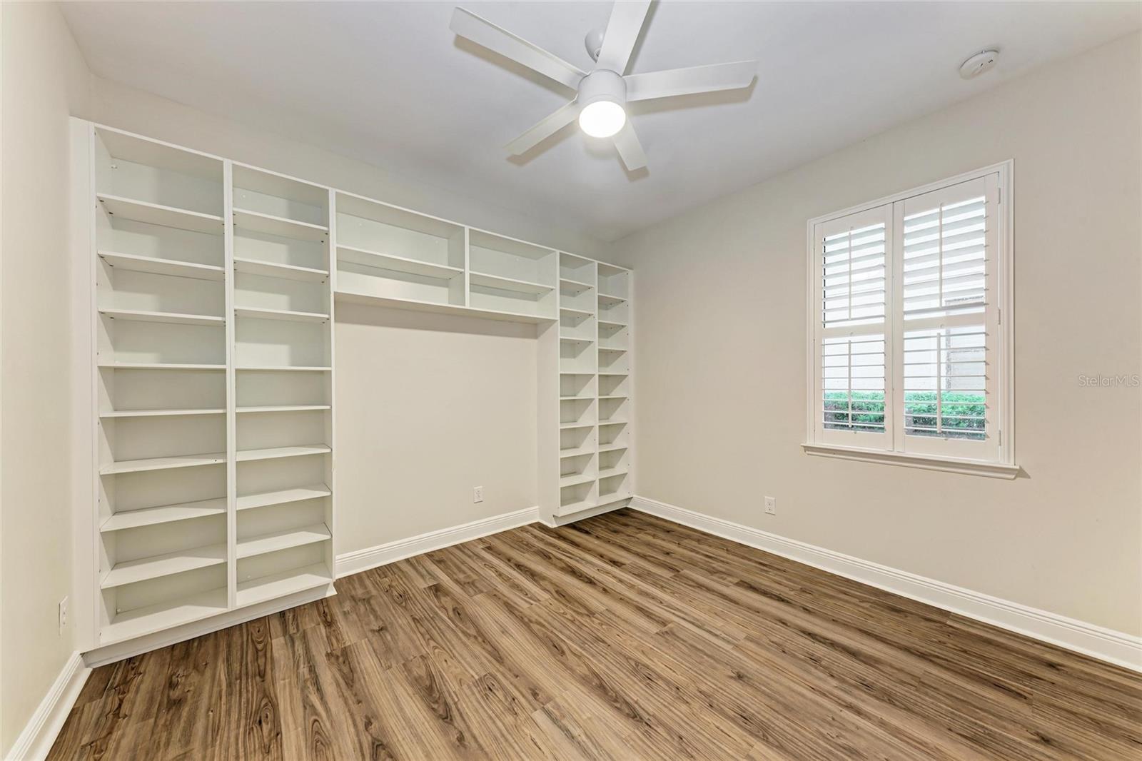WILLOW CHASE - Residential
