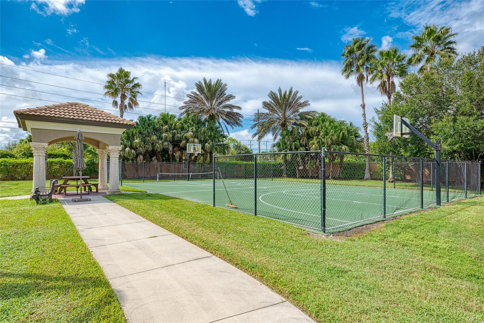 WILLOW CHASE - Residential