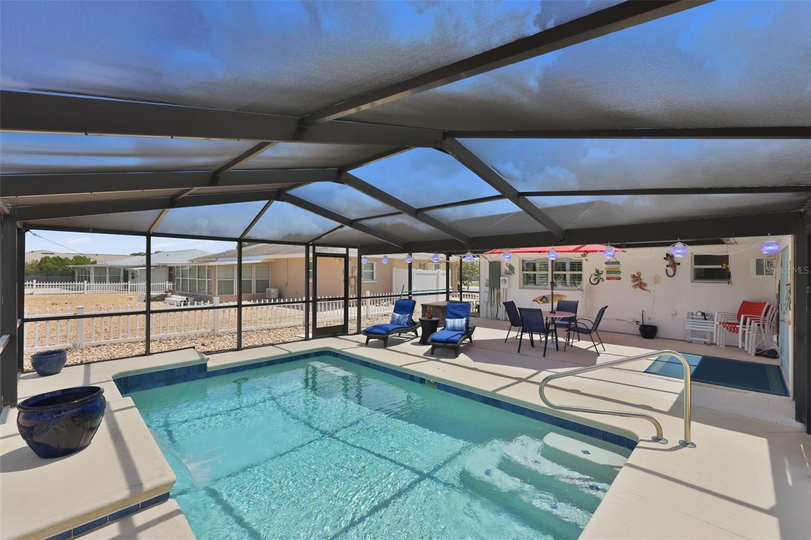 DEL WEBBS SUN CITY FLORIDA UN - Residential