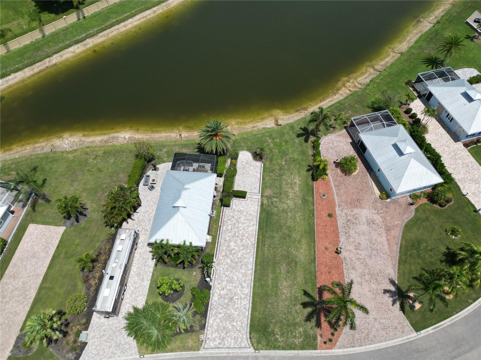 THORNTON CRK MOTORCOACH RESIDENCE - Land