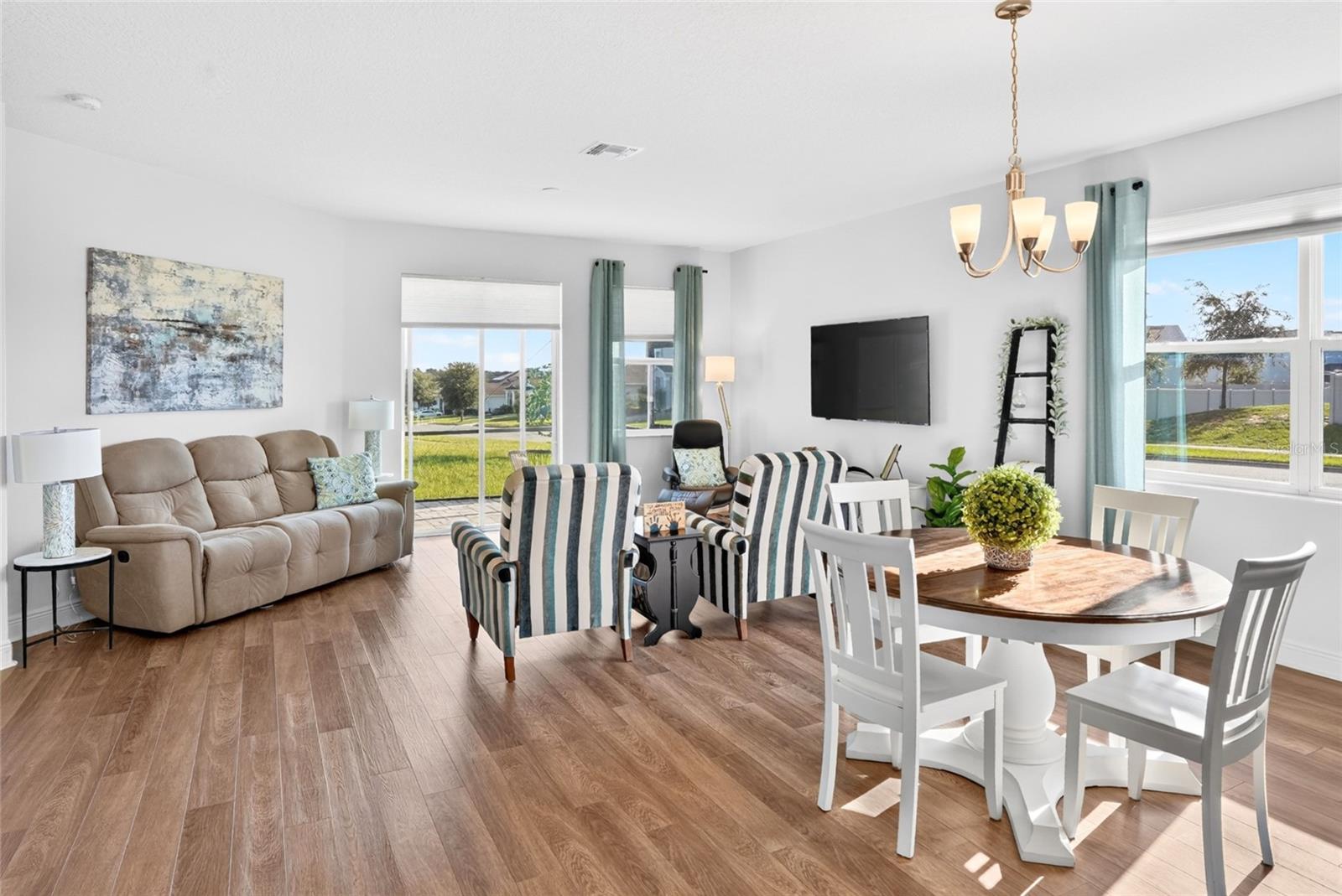 CARRIAGE HILL - Residential