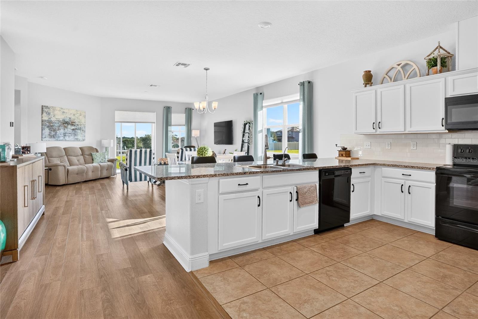 CARRIAGE HILL - Residential