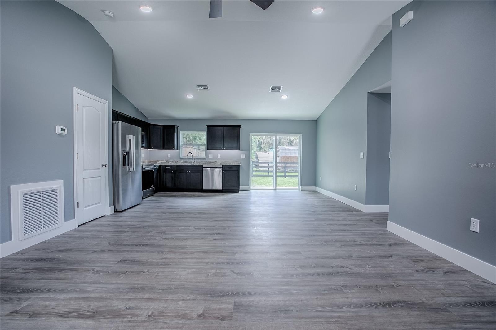 MAGNOLIA MANOR - Residential